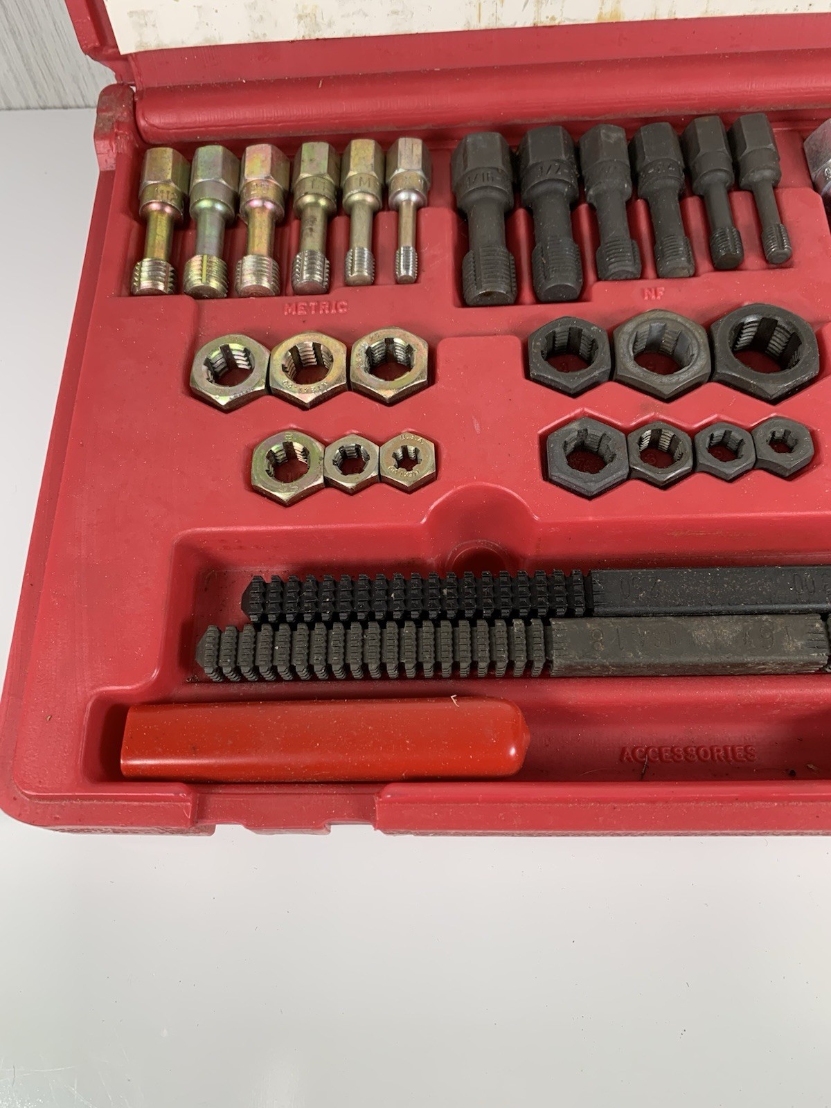 Craftsman 40 Piece Thread Restorer Kit Fractional Standard Metric 52105 USA