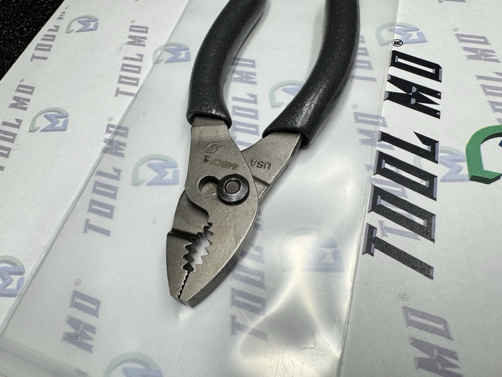 Snap-on Tools NEW DARK TITANIUM 4″ Soft Grip Mini Combo Slip Joint Pliers 44BCF