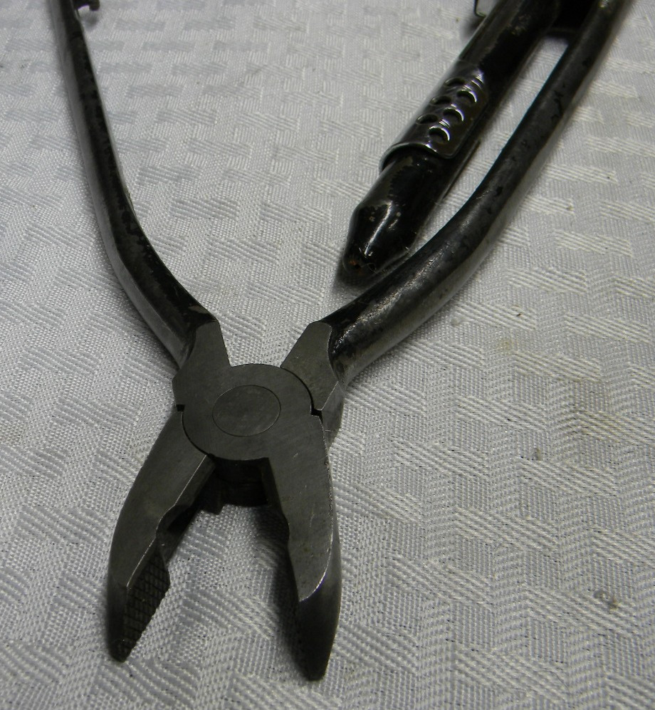 UNBRANDED 10-1/2″ LONG AIRCRAFT SAFETY WIRE TWISTER PLIERS