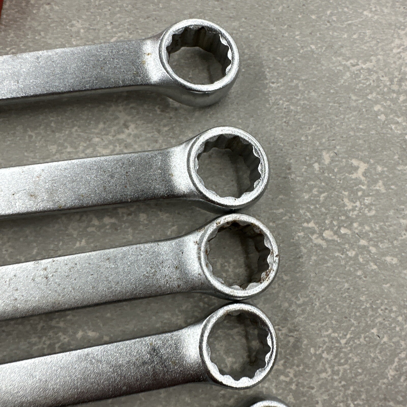 Blue Point Wrench 9 Pcs BLPCWM Metric 11mm-19mm 12pt With YA381A Wrench Rack