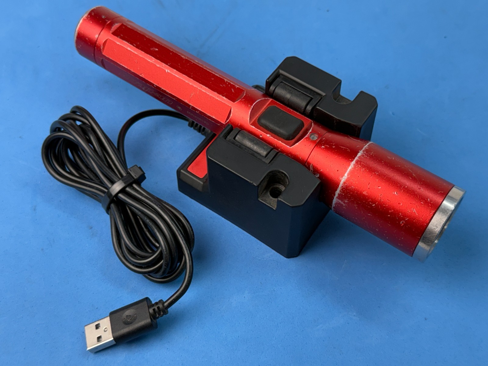 Snap on 8″ Wall-Mount Rechargeable Aluminum LED Flashlight ECFLC081 RARE