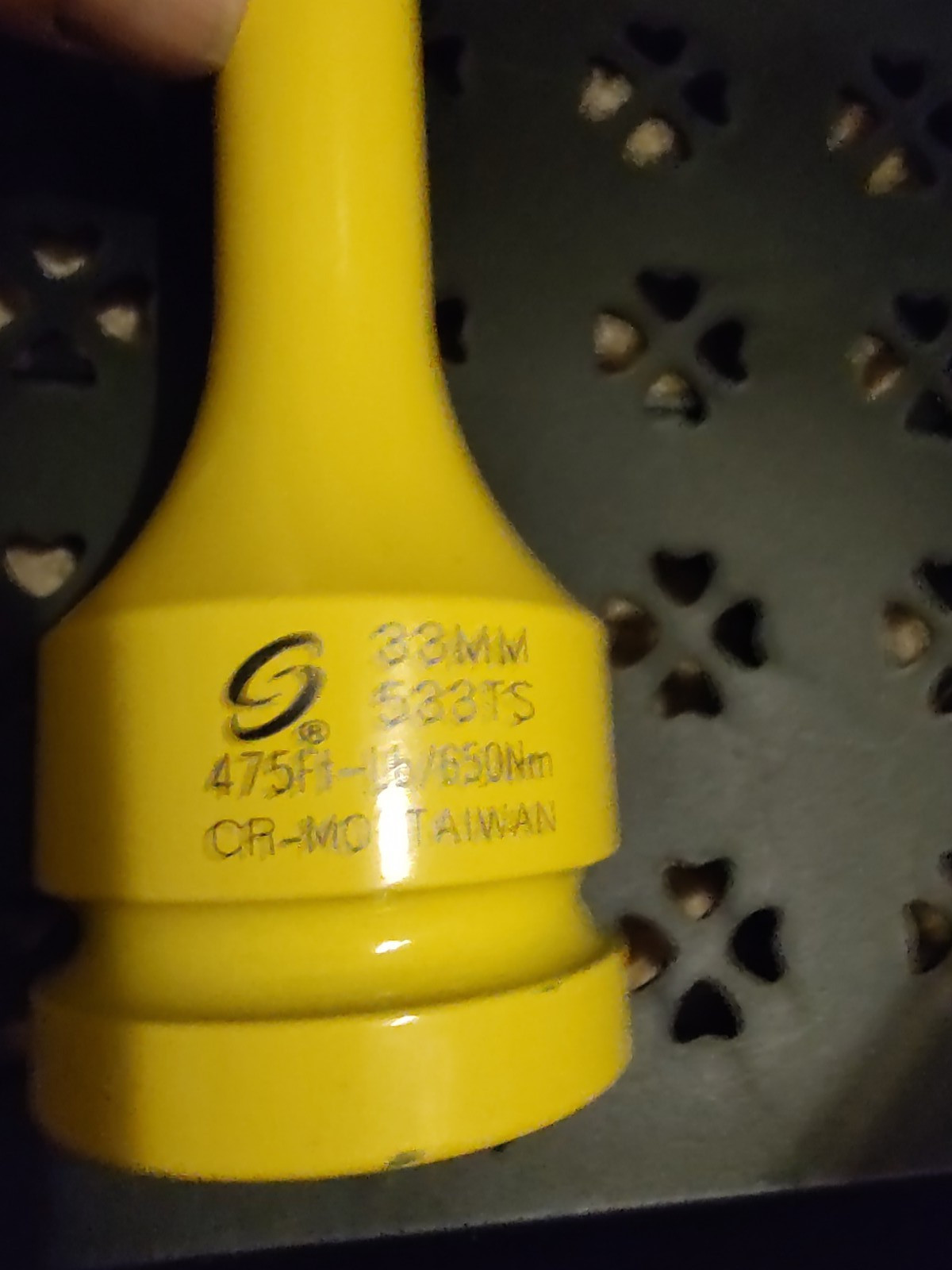 NEW Sunex Tools 533TS 1 inch Drive 33mm 475 Ft/Lbs Torque Truck Socket Yellow