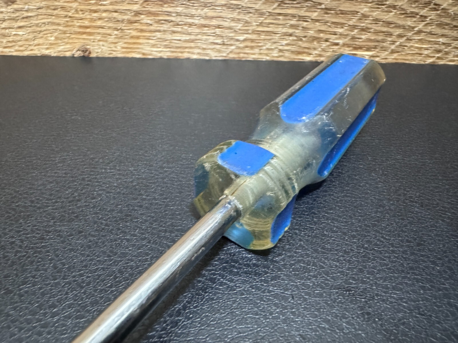 NAPA M137 USA Clutch Head (Bow Tie) 1/4″ Screwdriver 9-1/4″ OAL, 5-1/2″ Shank