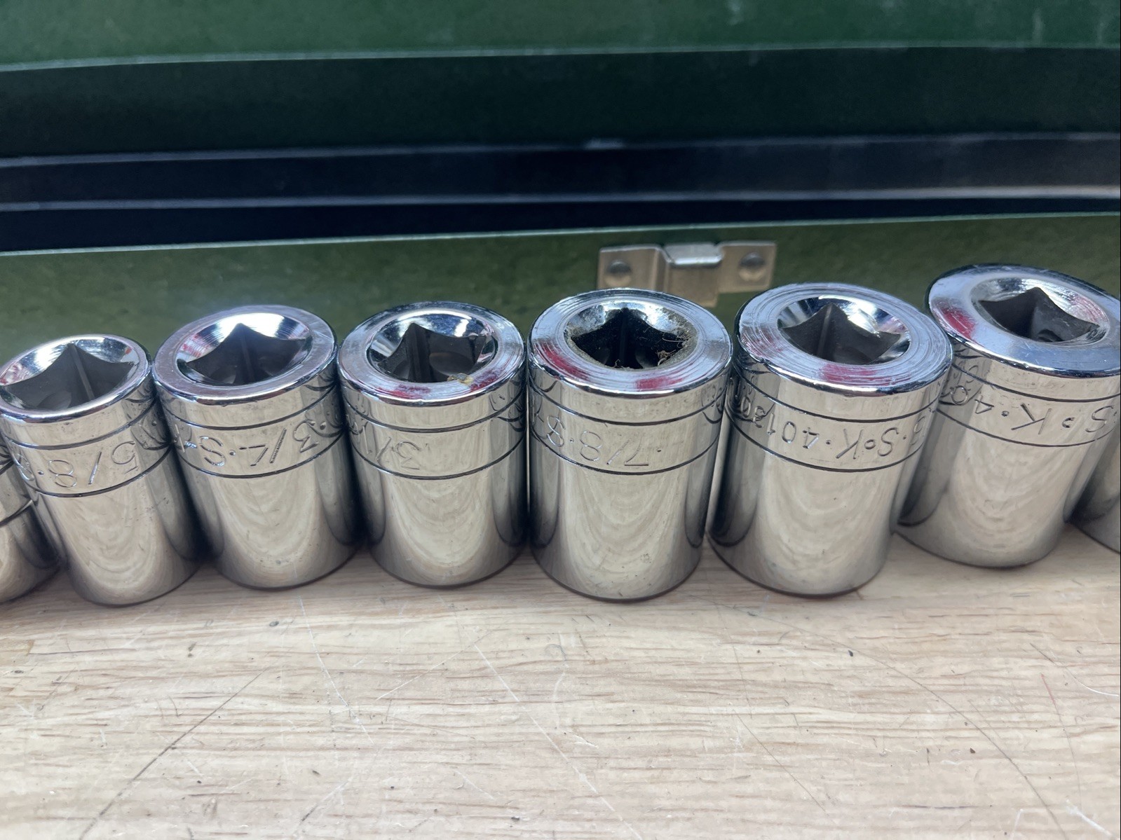Vintage SAE SK 1/2” Drive 12 Piece Socket Set And Breaker Bar With Metal Case