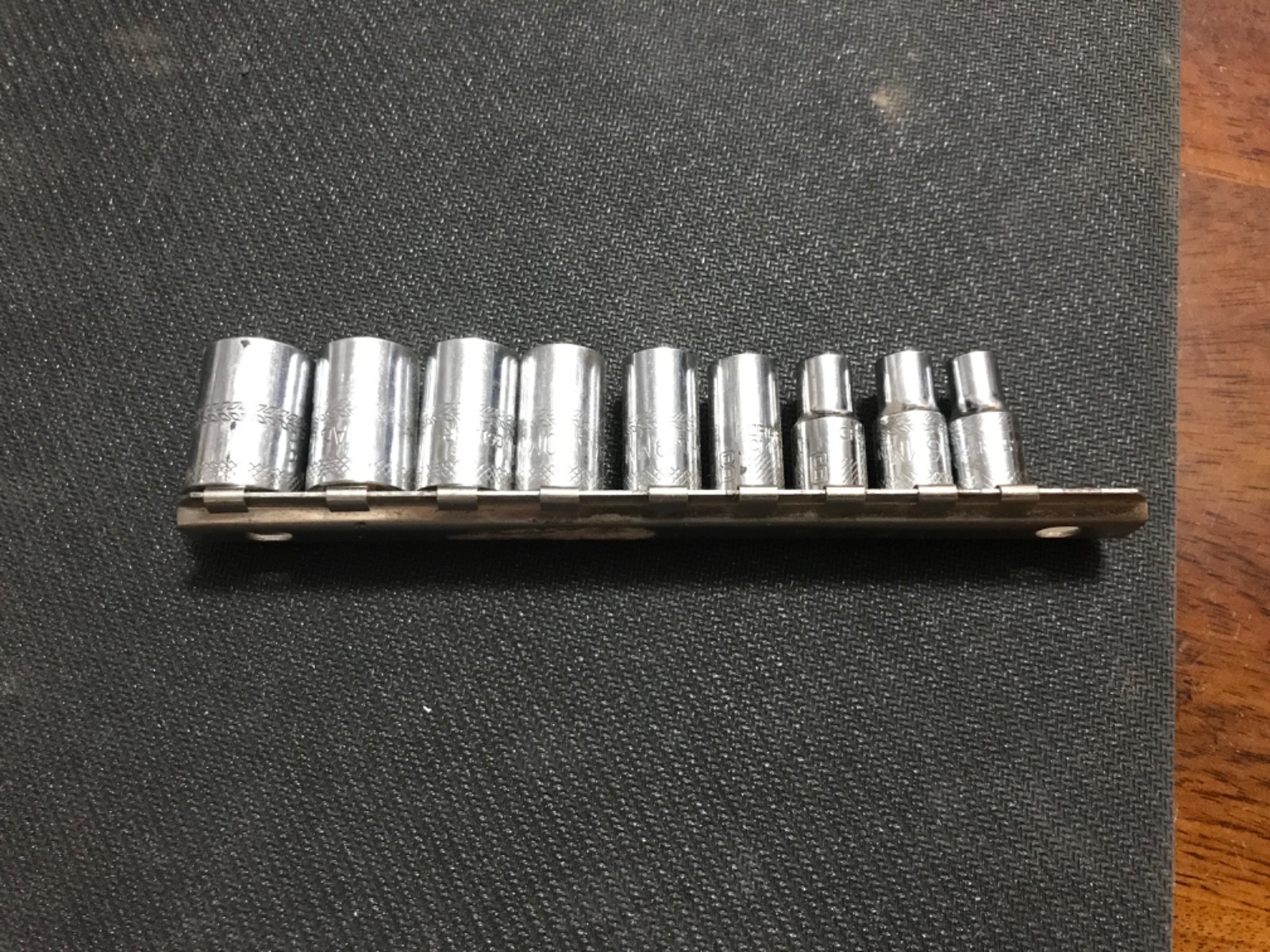 9 Piece Mac Tools 1/4” Drive 6 Point Metric 5.5 – 13mm Socket Set w/ Rail USA