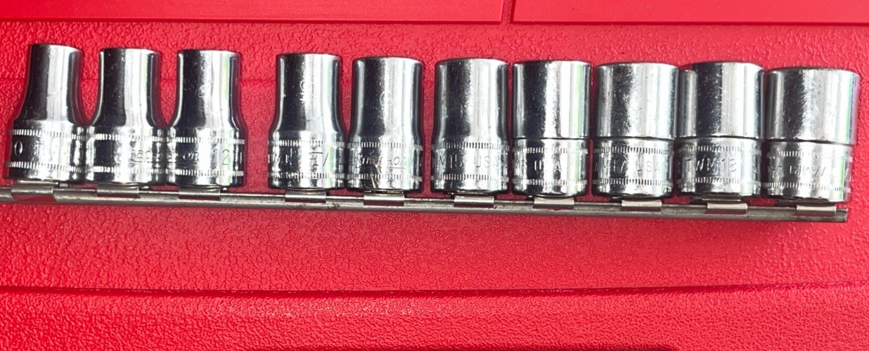 Snap-on Tools 1/2″ & 3/8” Drive Complete Sets Metric Chrome 6 Point Sockets