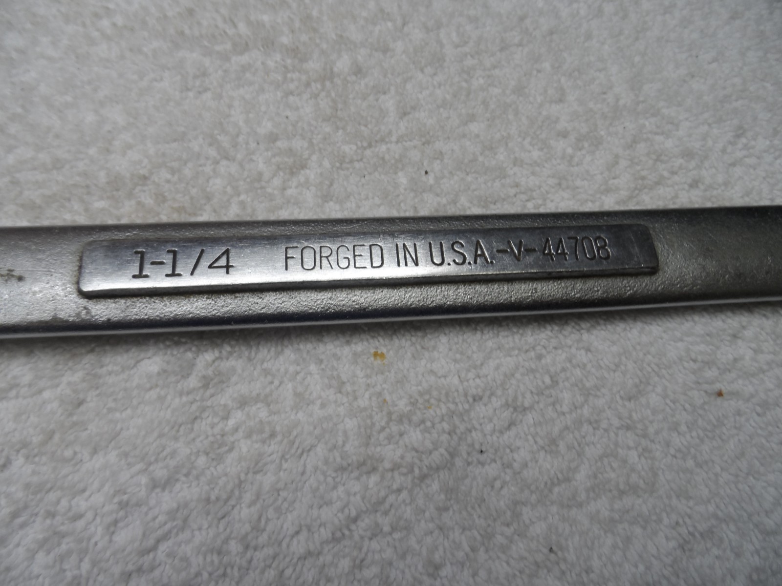 Craftsman SAE Satin Combination Wrench, 12pt USA, 1-1/4″ PN 44708 (-V- used)