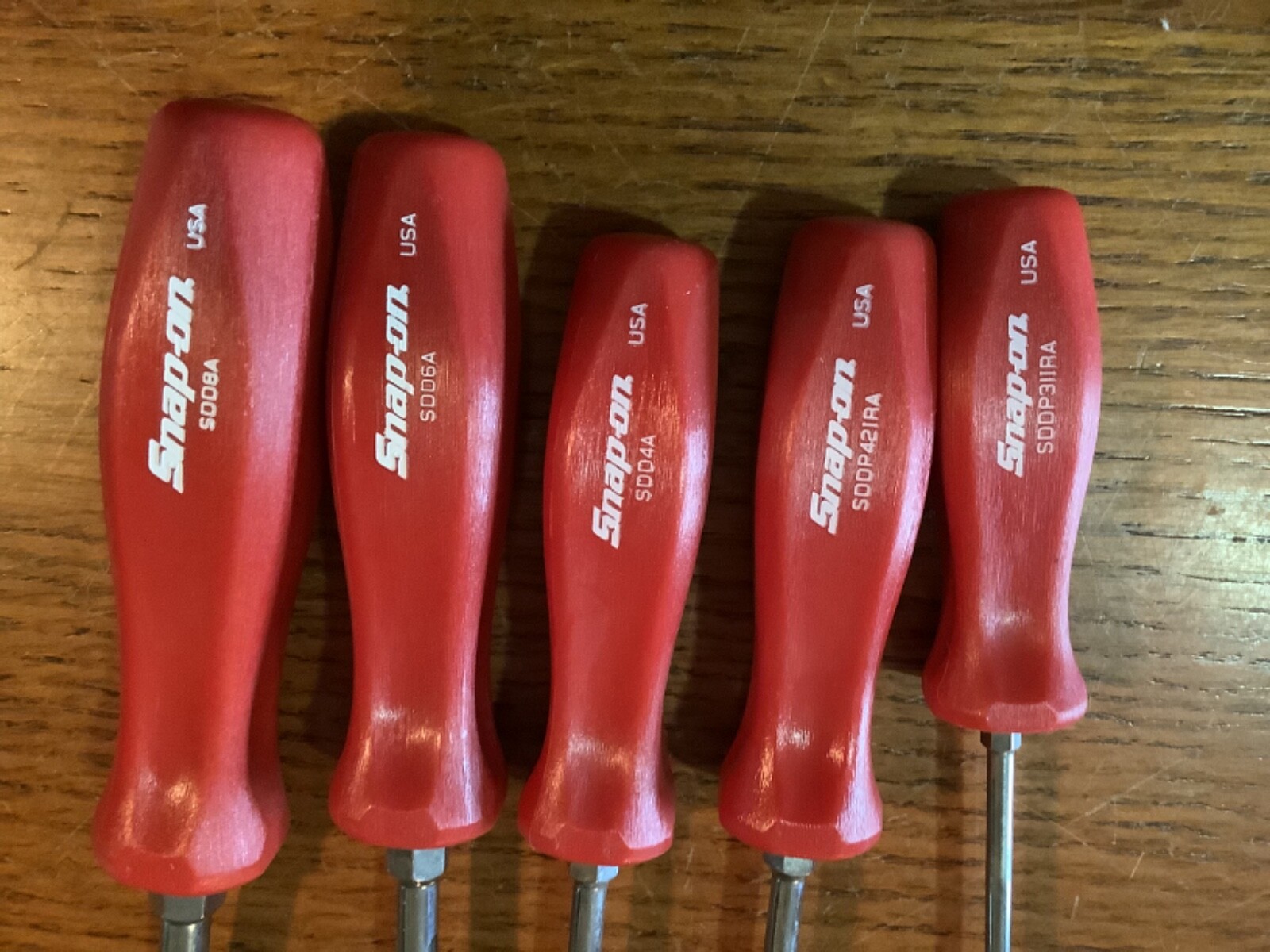 Lot of 5 Red Hard Handled Snap-on Screwdrivers 2 Phillips and 3 Flatheads New