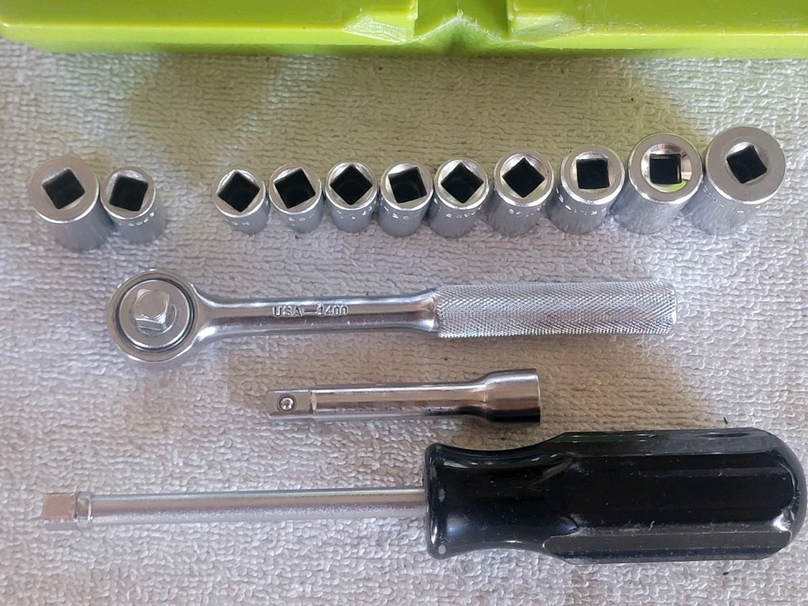 14pc XceLite 1001 Square Drive Socket Set 1/4″ + Ratchet & Ext. Plastic Case USA