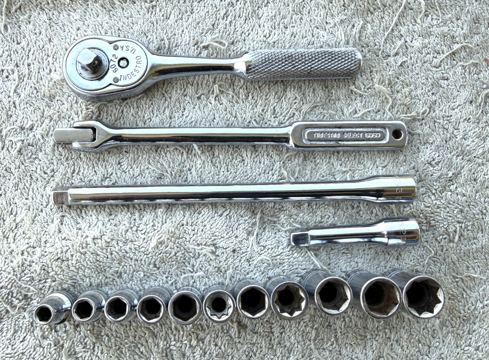 VINTAGE INDESTRO 1/4 IN DRIVE SOCKET SET NO. S6102 – AS PICTURED – L@@K NICE