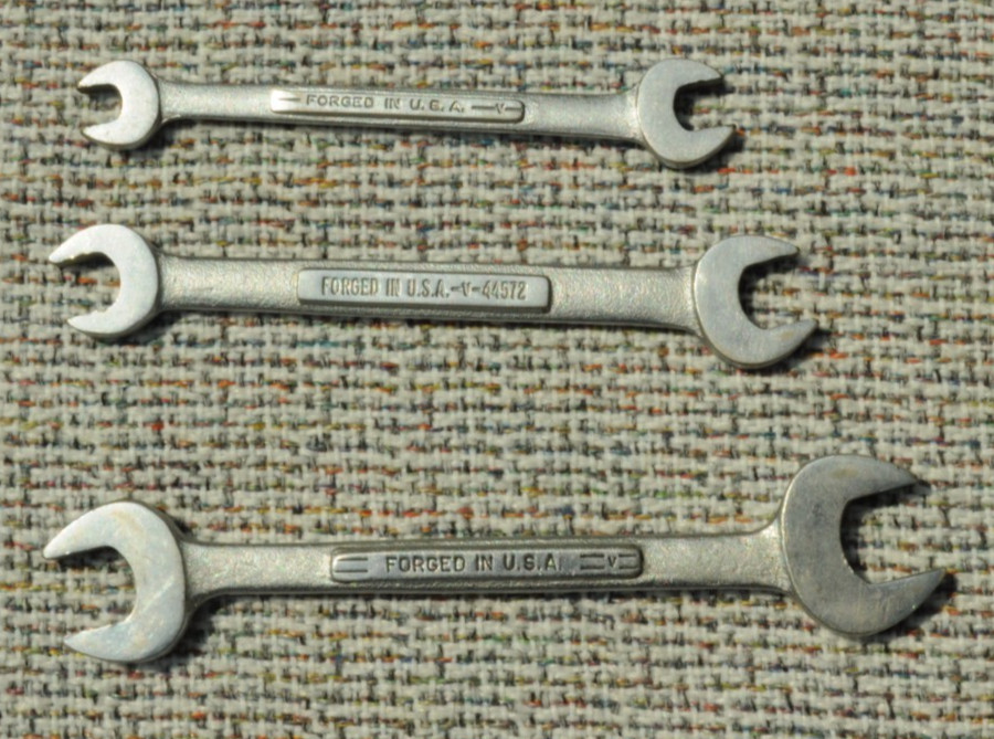9 PC. USA CRAFTSMAN V OPEN END WRENCH SET WITH VINTAGE HOLDER