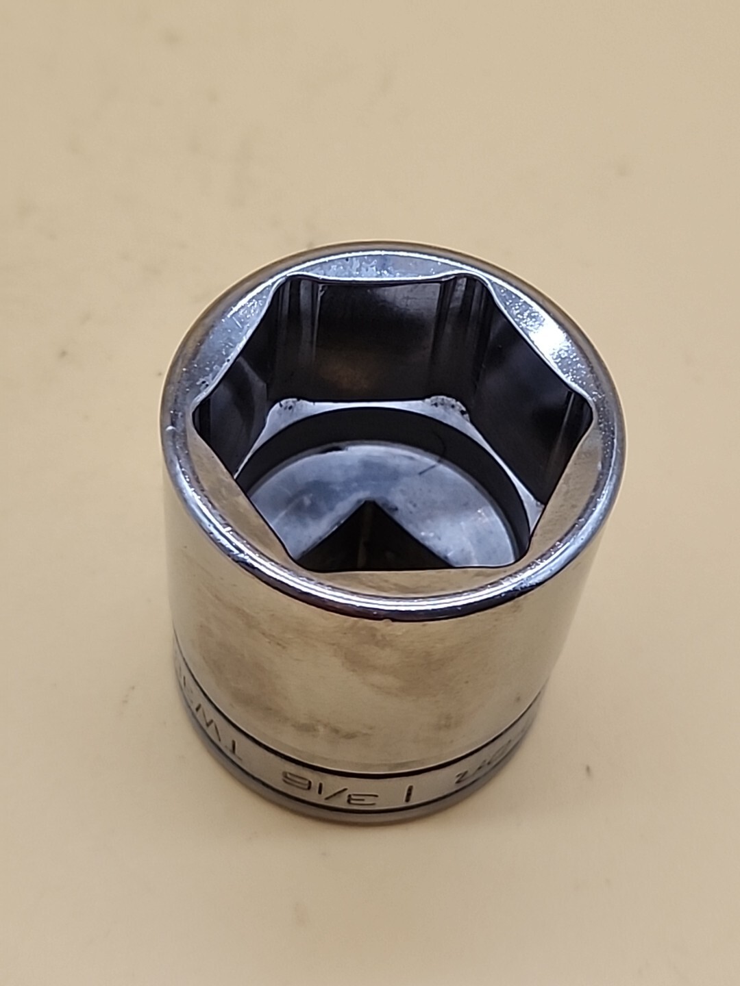Snap-On Tools USA 1-3/16″ Large SAE 6-Point Shallow Socket – TW381 – 1/2″ Drive