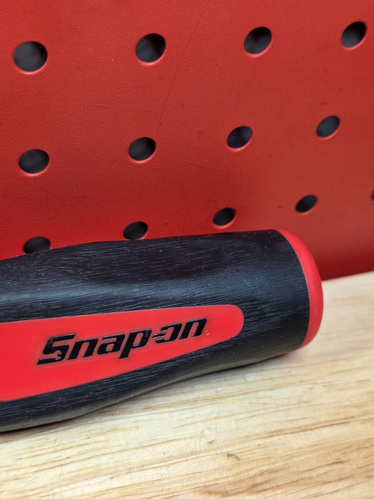 Snap-on Tools SGF50B LIGHTLY USED RED 3/8″ Drive Soft Grip Standard Shank Driver