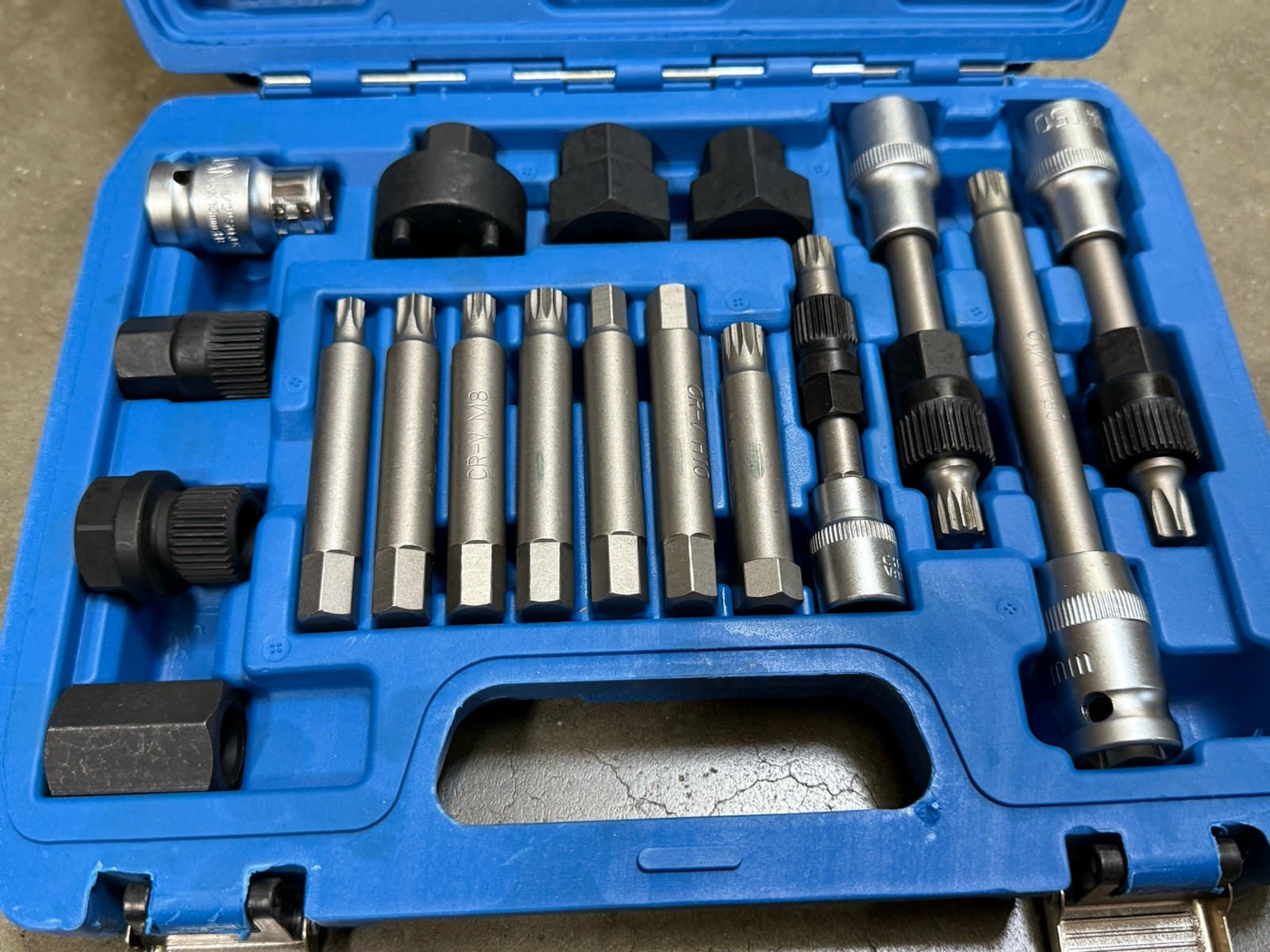 13 pc Alternator Freewheel Pulley Removal Socket Bit Set Garage Service Tool Kit