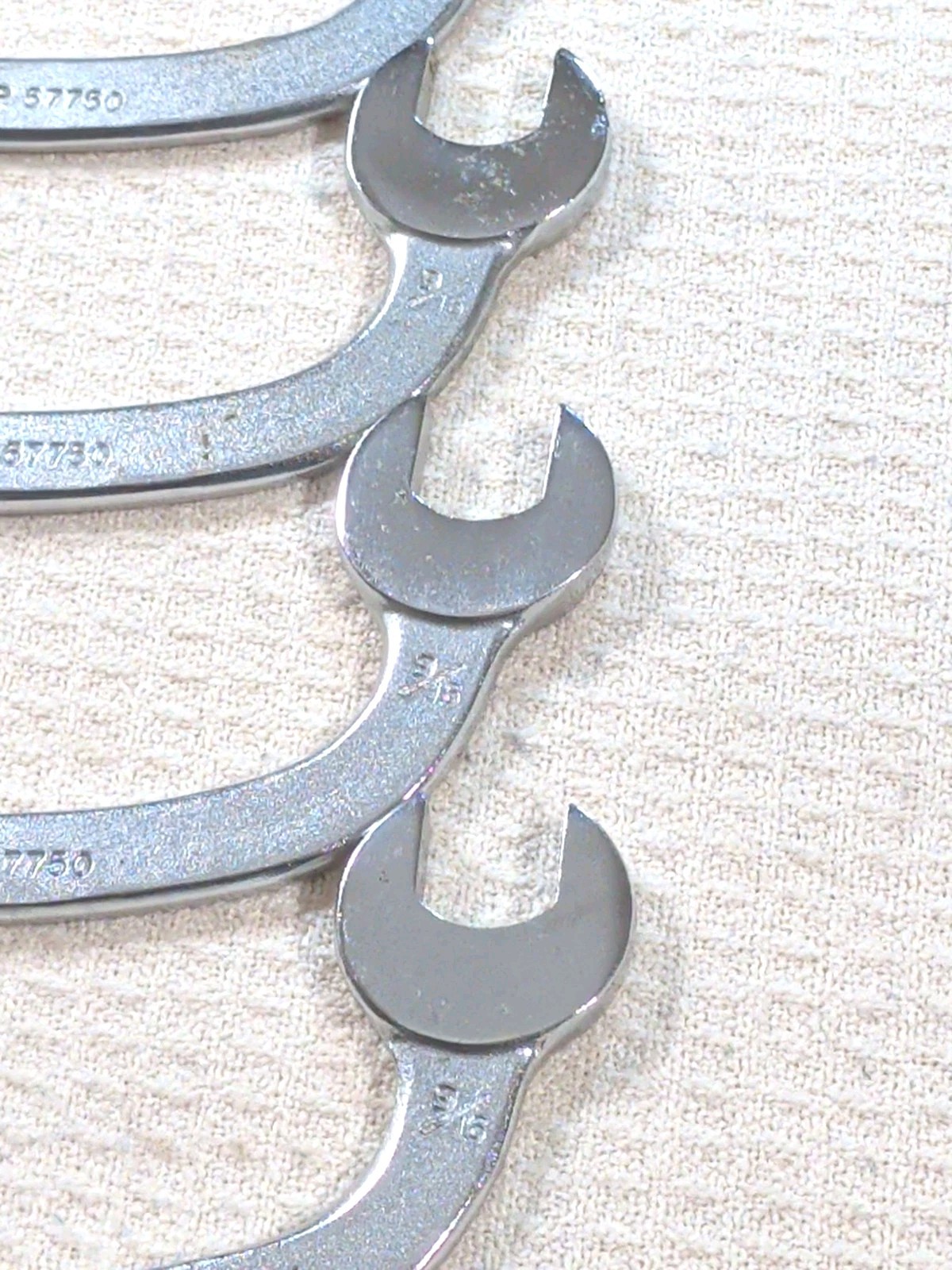 Cmp Tools Half Moon Curved Obstruction Box & Open End Wrenches 12-Point 9/16″