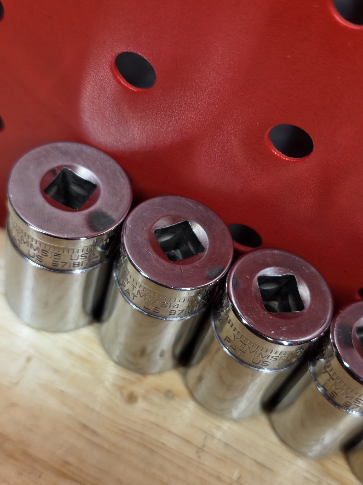 Snap-on 112YTMMSY 5mm-15mm 12-Piece 1/4″ Drive 6-Point Semi-Deep FDX Socket Set