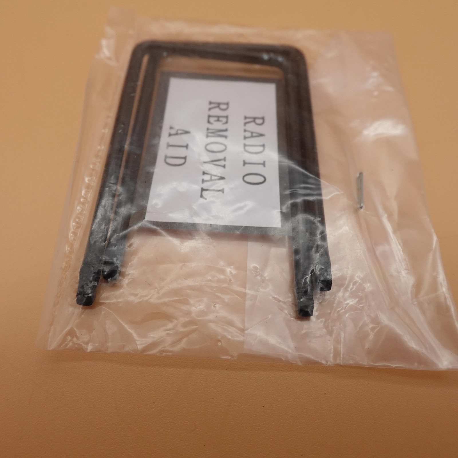 Radio Removal Aid Trim Removal Tool U Shaped Car Stereo Keys Black Metal Pair