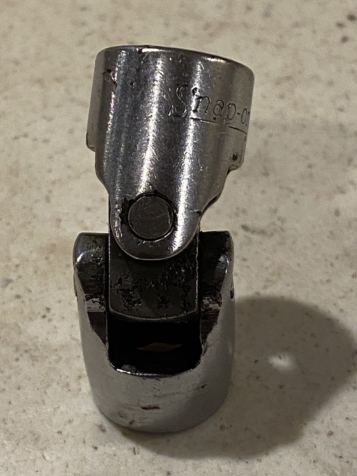 Snap On FVU14USA, 3/8″ Drive 7/16″ SAE 12 Point Chrome Swivel Socket USA