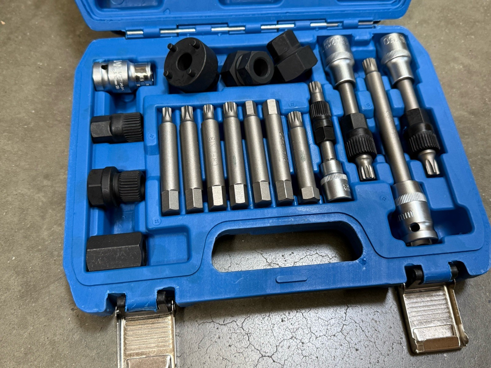 13 pc Alternator Freewheel Pulley Removal Socket Bit Set Garage Service Tool Kit