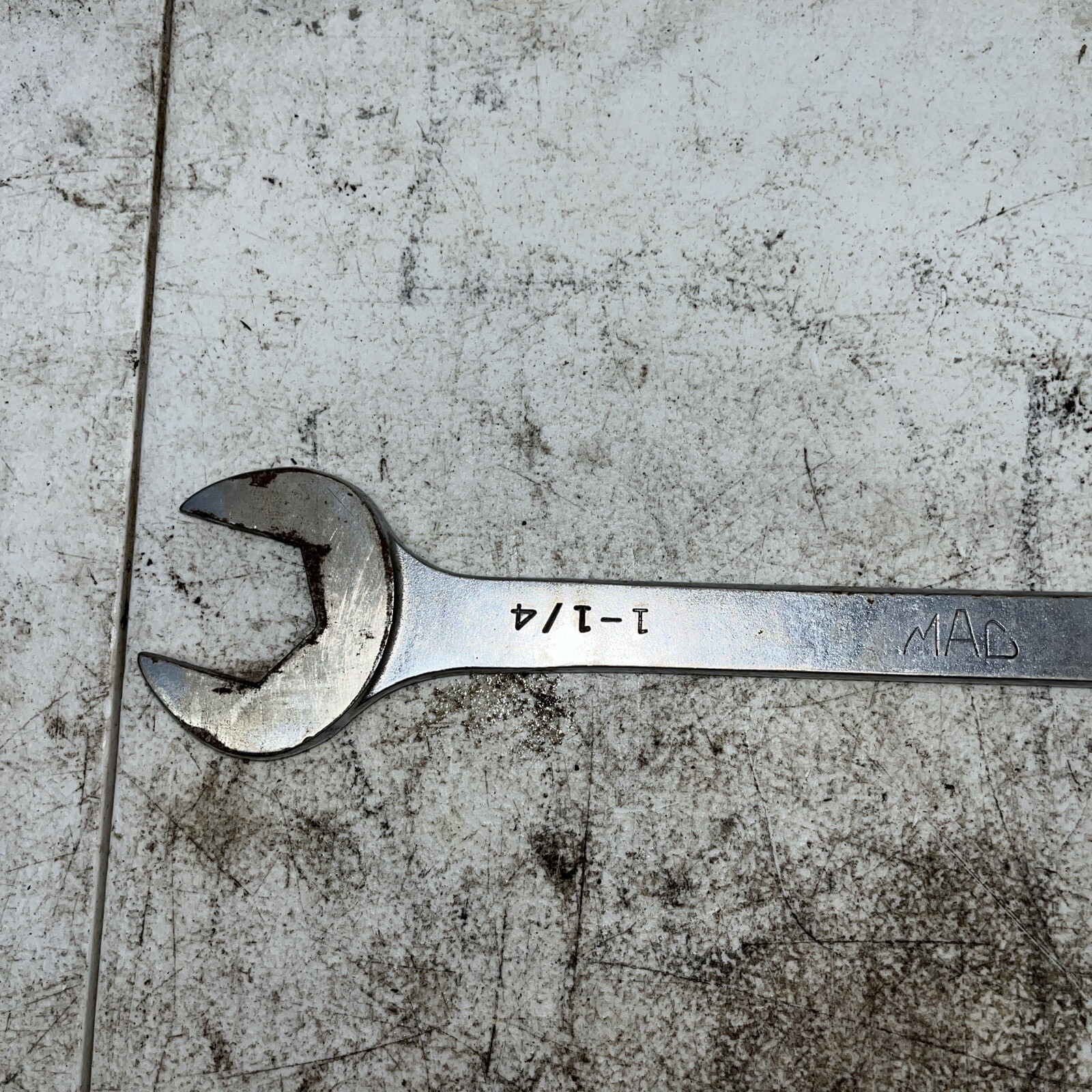 MAC Tools Open End Wrench DR4042 1-1/4″ x 1-5/16″ Marks