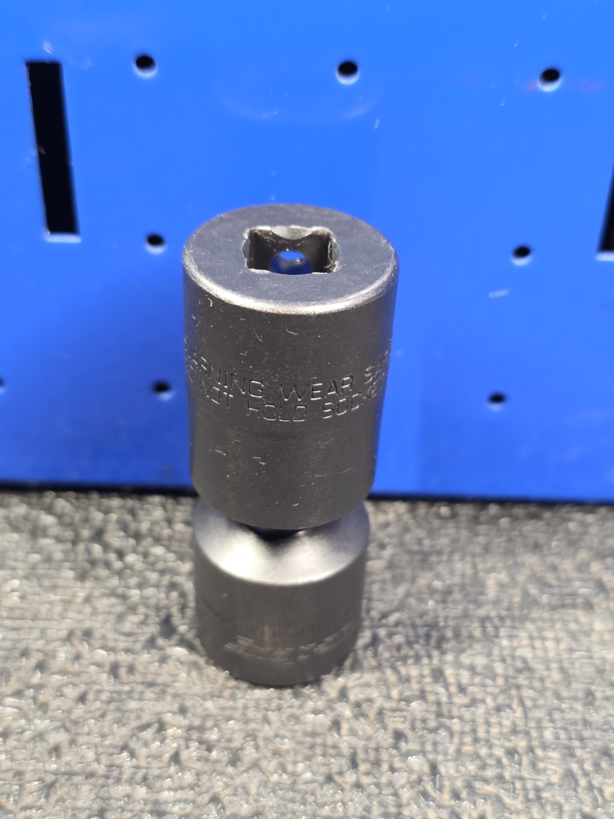 Snap-on Tools IPFM17C 17mm LIGHT USE 3/8″ Drive 6-Point Impact Swivel Socket