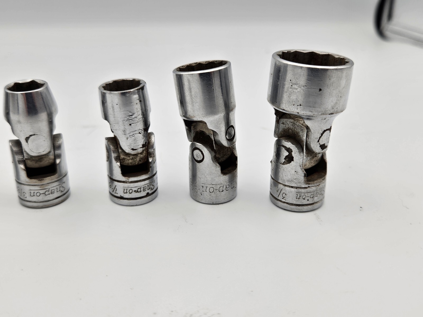 Snap-on 3/8″ Drive 8 Piece Swivel Mixed Socket Set 4 12pt, 3 6pt, 1 3/8″ to 3/8″