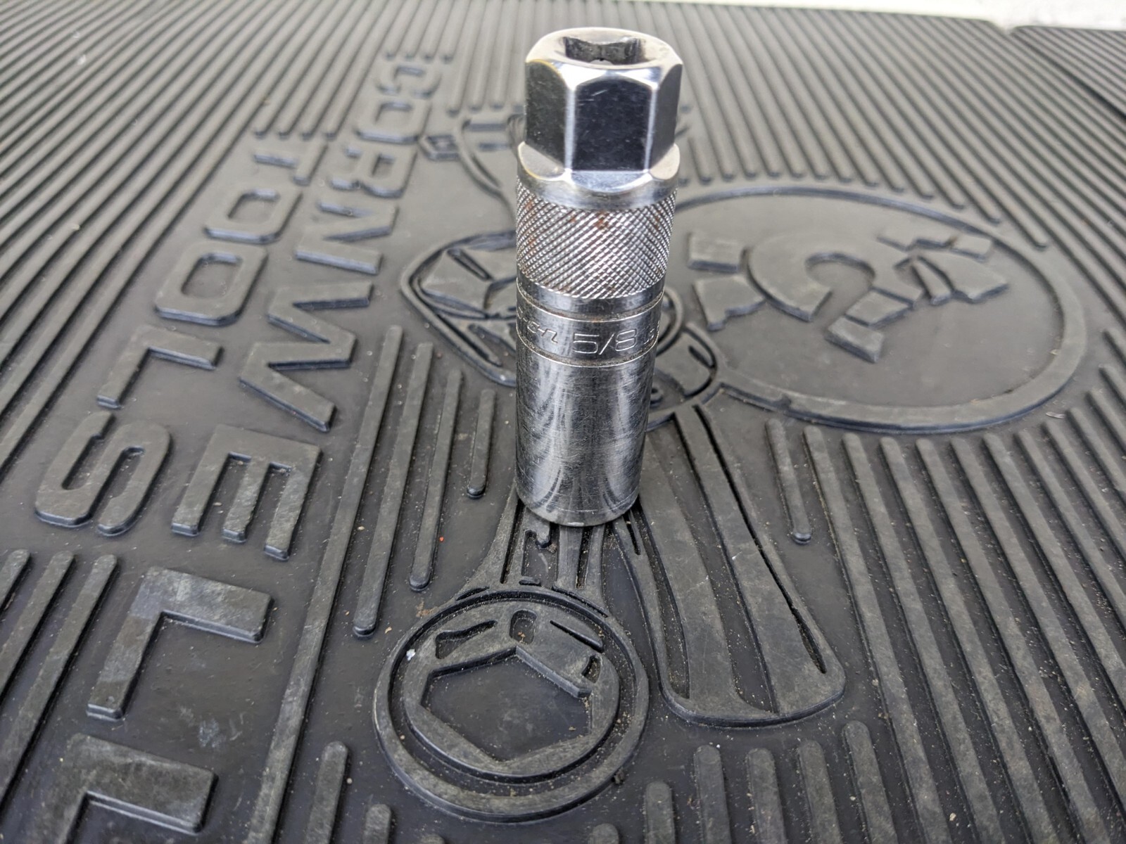 #bh110 Snap On Tools 3/8″ Drive 5/8″ Retention Spark Plug Socket S9706KR