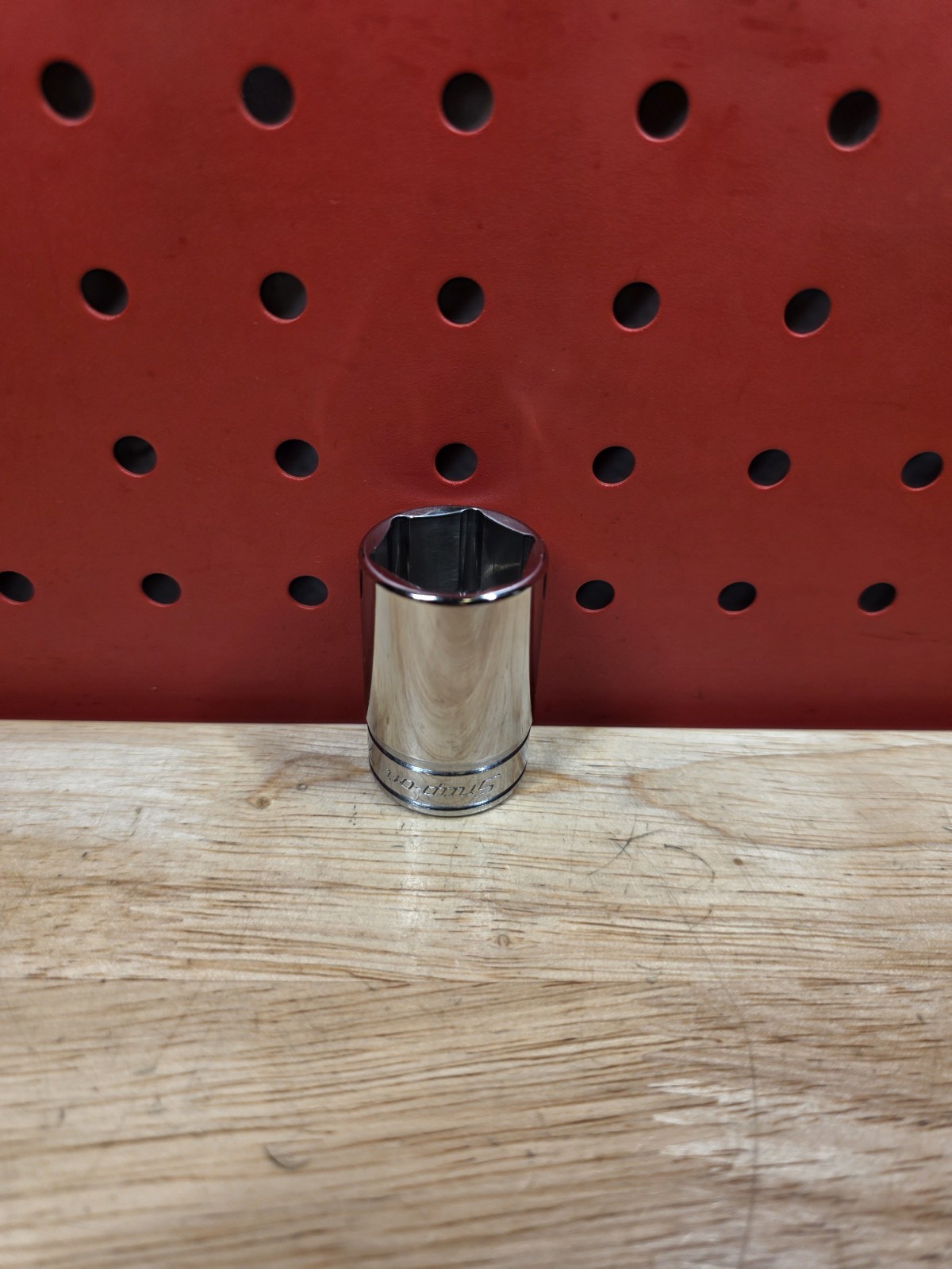 Snap-on Tools FSS281 7/8″ SAE 3/8″ Drive 6-Point Semi-Deep Chrome Socket USA