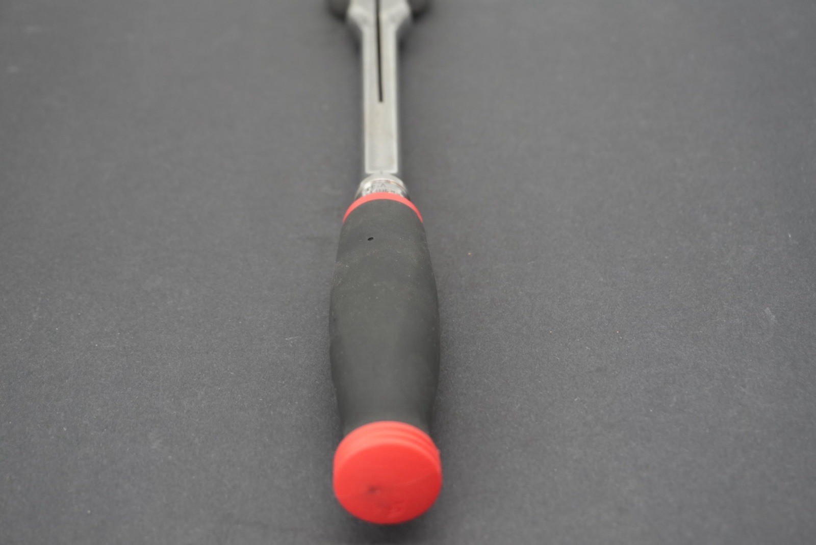 Snap On Ratchet 3/8” Drive Round Head Swivel Soft Grip Handle ( Red ) FHNF100