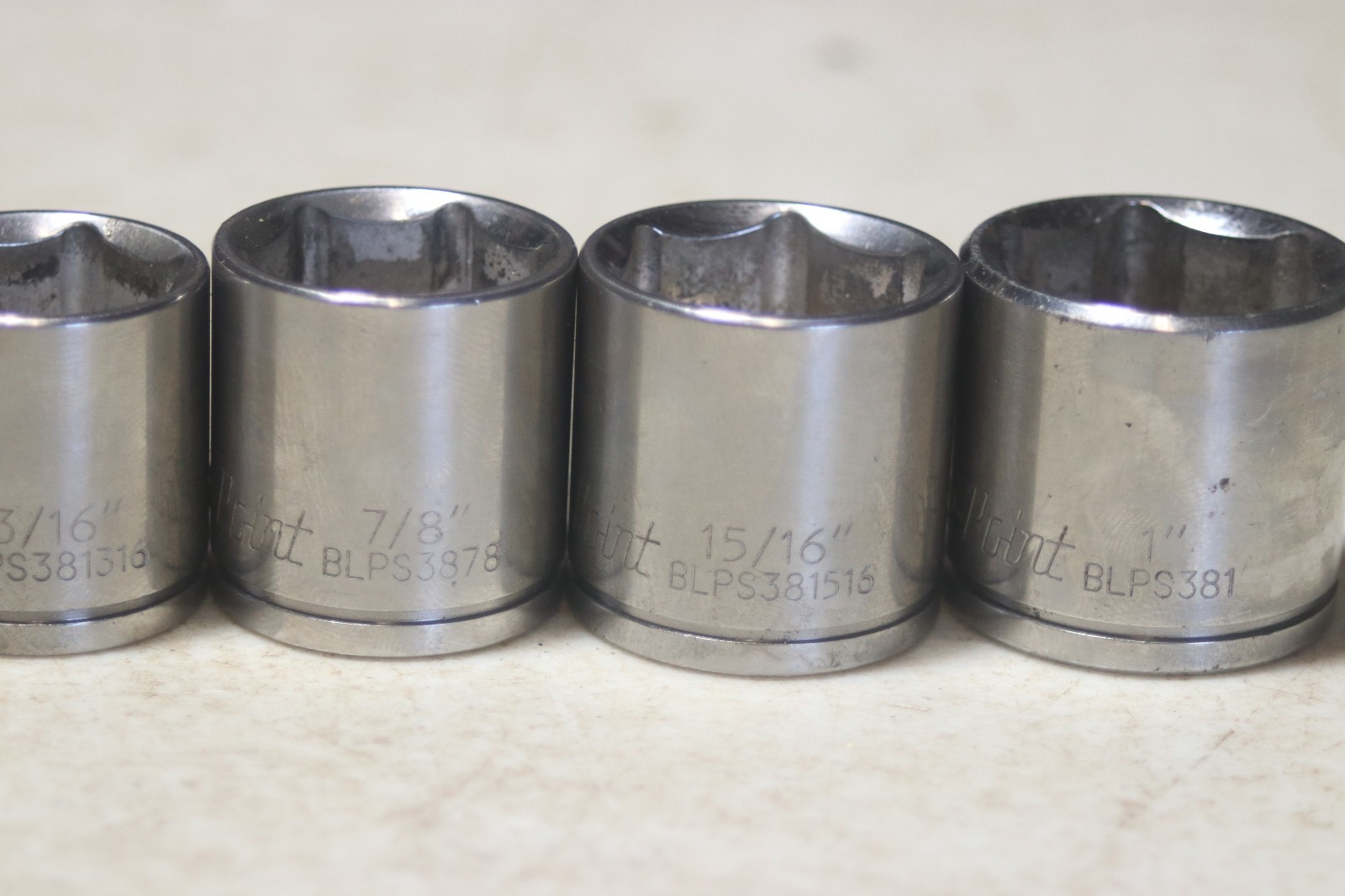 Blue Point BLPS 3/8 Inch Drive 6 Point Socket Set 1/4 To 1 Inch 13 Pieces