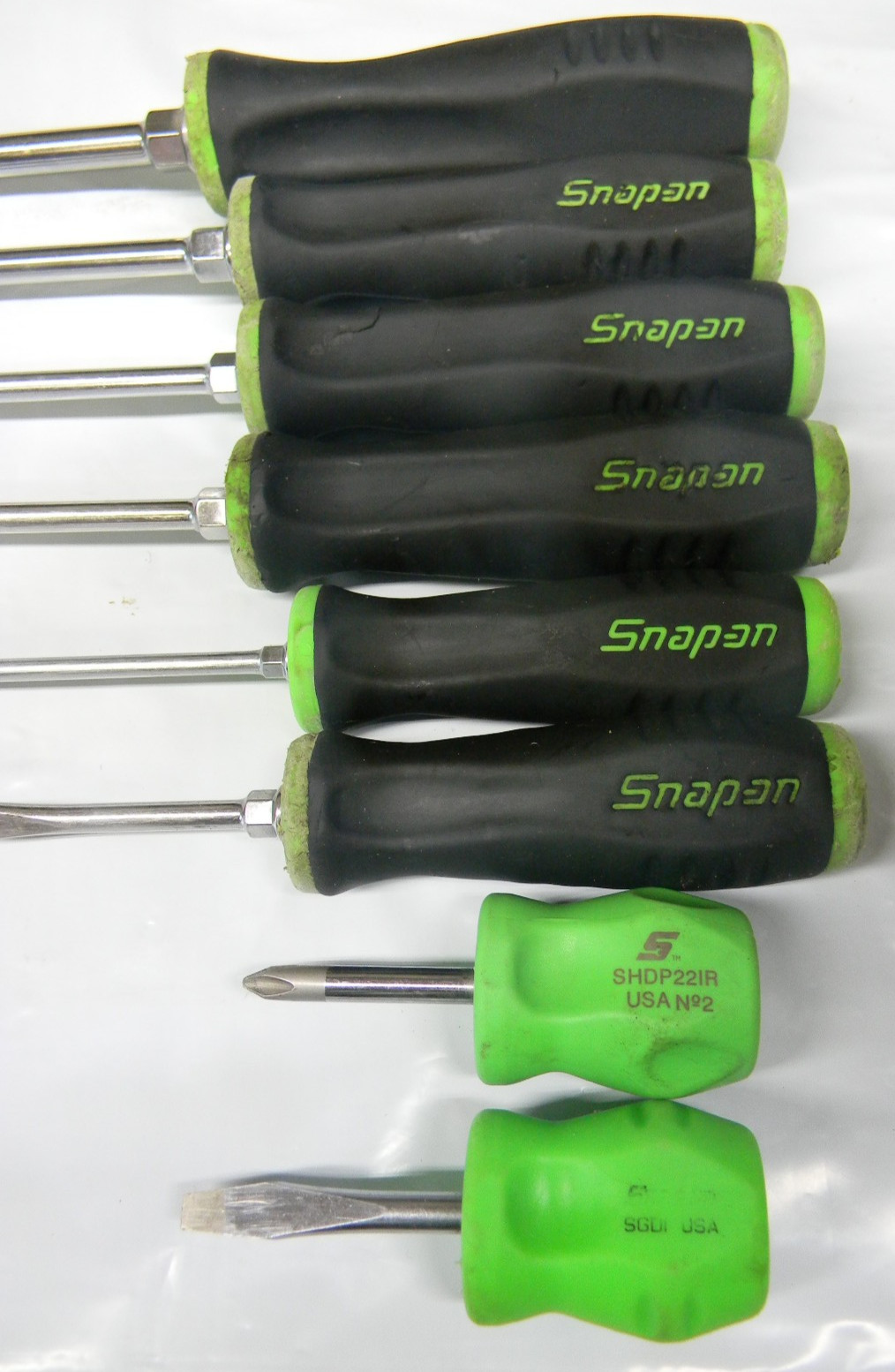 SNAP-ON 8PC GREEN SOFT GRIP COMBINATION DRIVE SCREWDRIVER SET #SGDX80BG