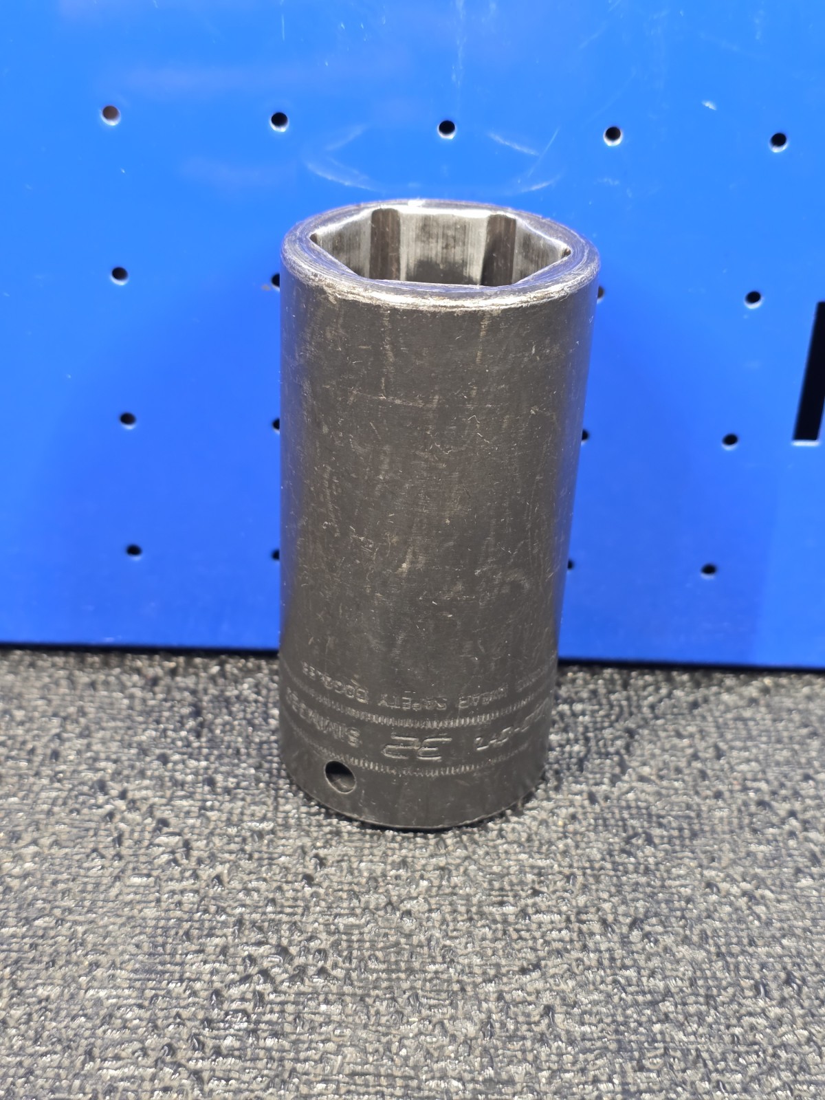 Snap-on Tools SIMM320 32mm 1/2″ Drive Metric DEEP 6-Point Impact Socket USA