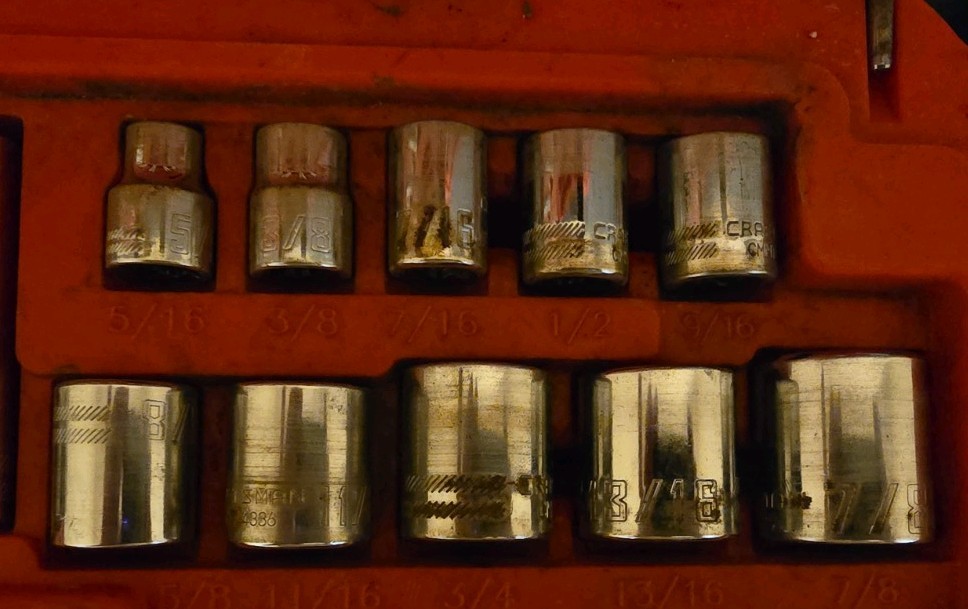 Craftsman 1/4 Socket Set 40 Pieces Includes Assorted Sockets Tubes and Case Used