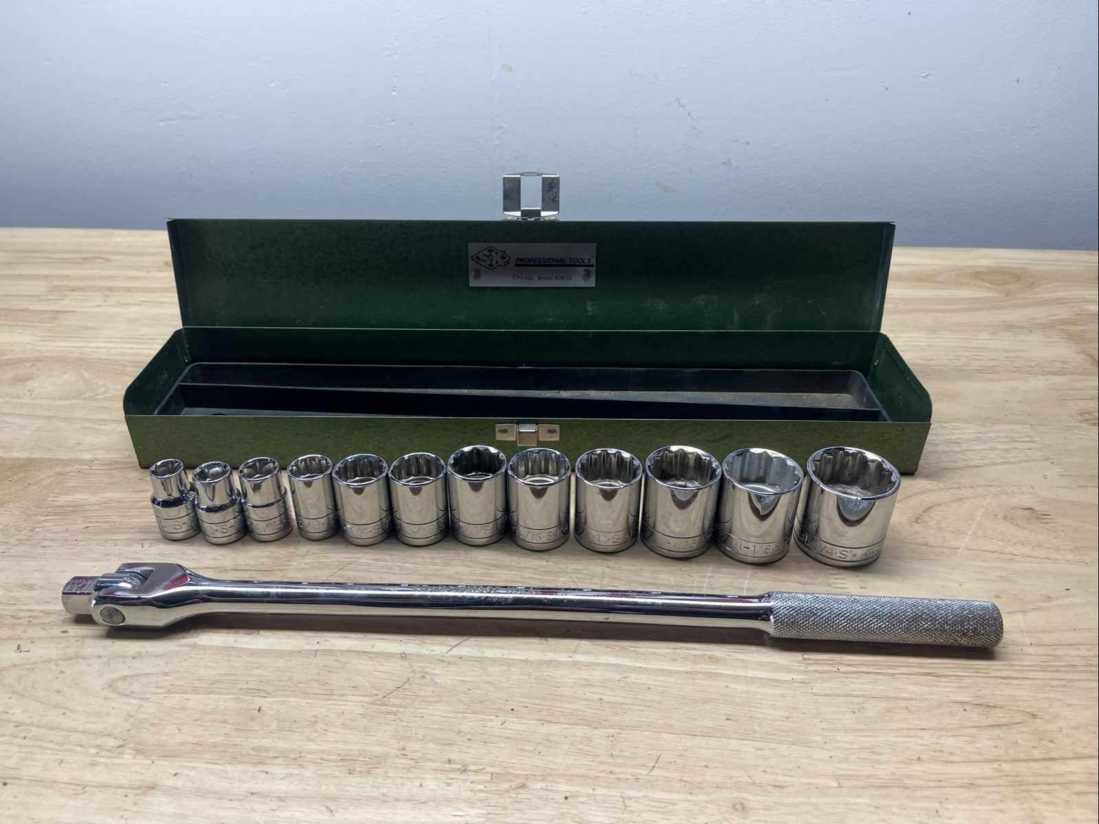 Vintage SAE SK 1/2” Drive 12 Piece Socket Set And Breaker Bar With Metal Case