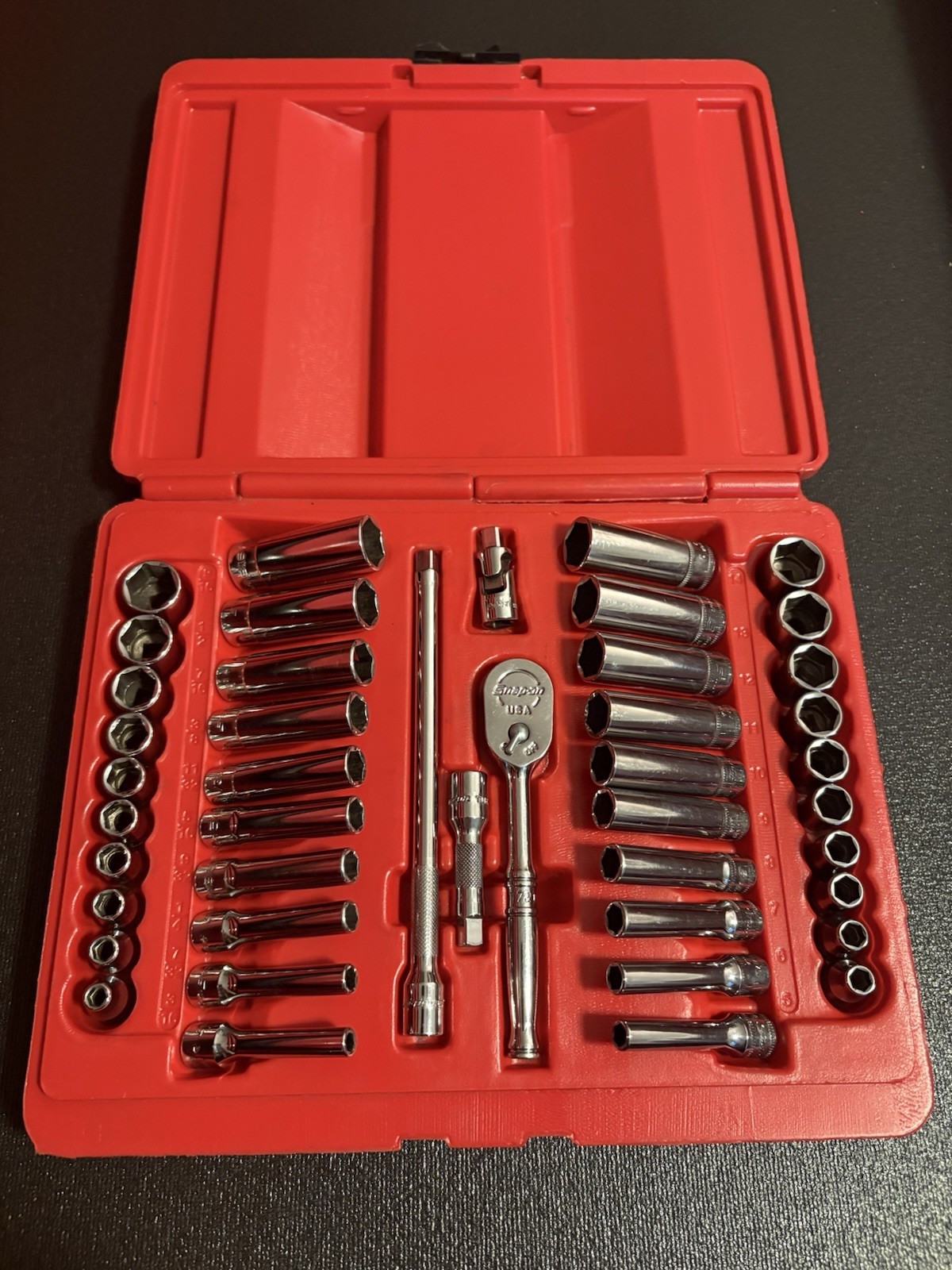 Snap On 44 pc 1/4″ Drive 6-Point Metric/SAE General Service Set (Red)