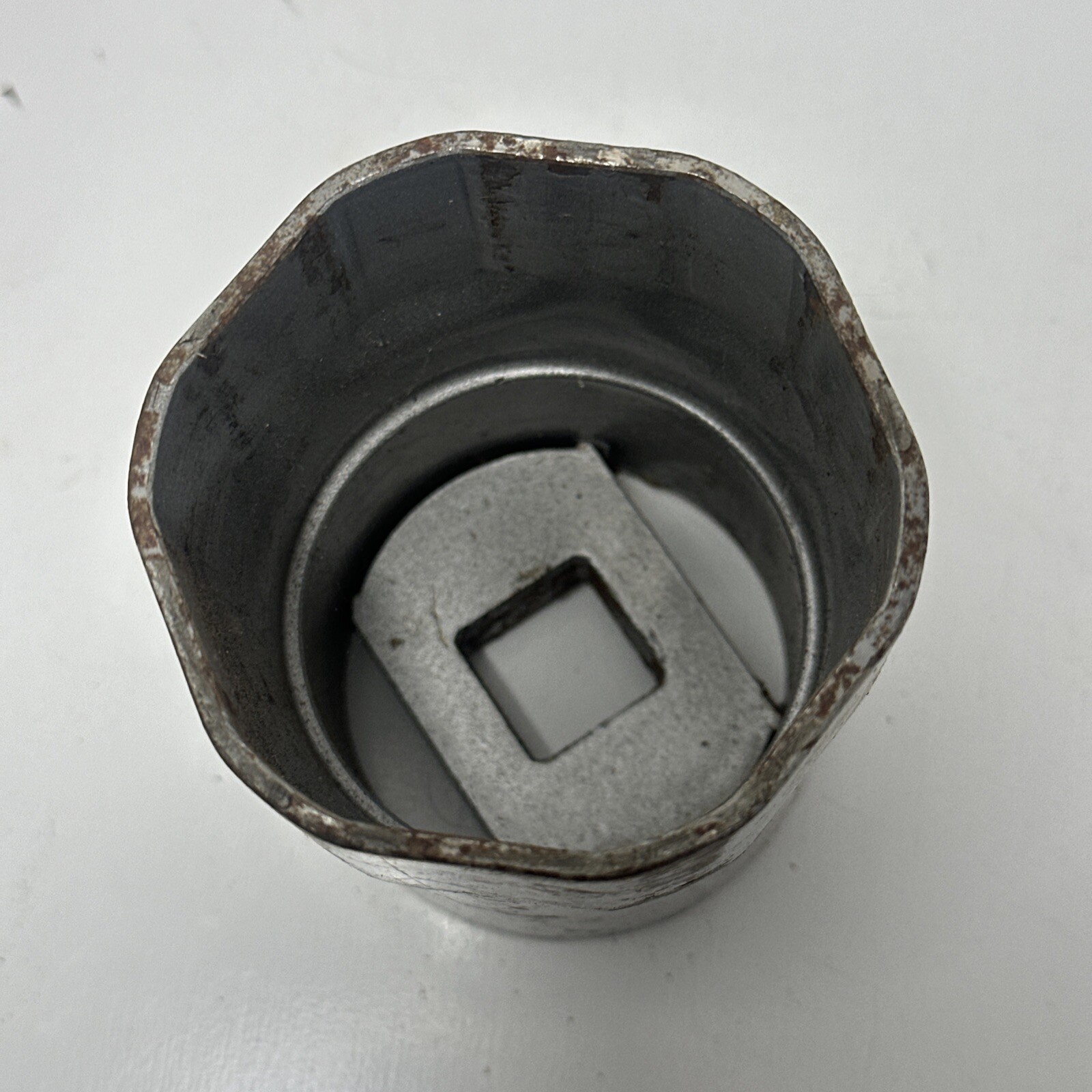 OTC 795 2- 1/2″ – 3/4″ Drive Axle Nut Socket Silver GUC