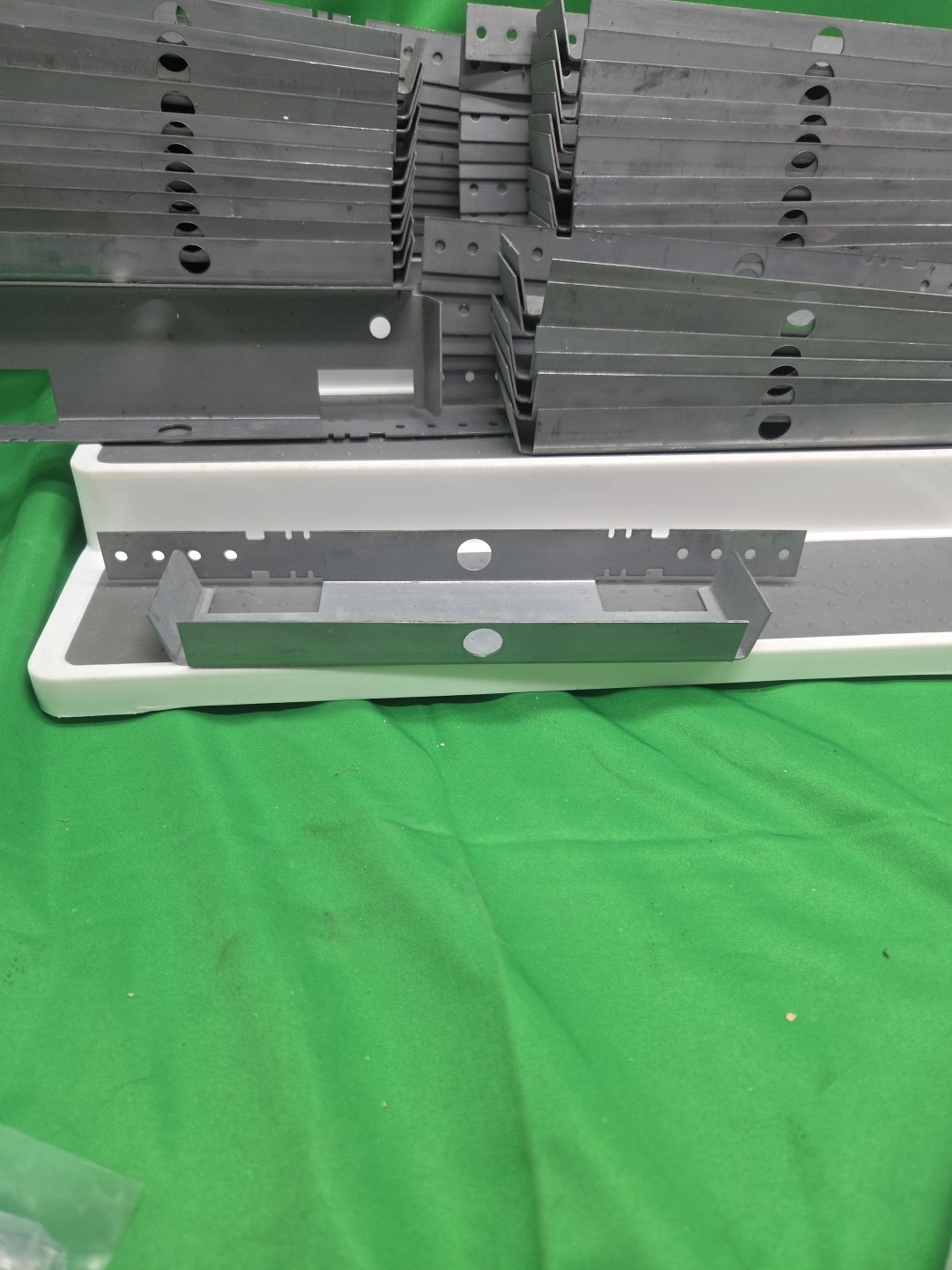 Metal -Wood Stud Combo Anchor Door New Pieces Carpenter Construction 29 brackets