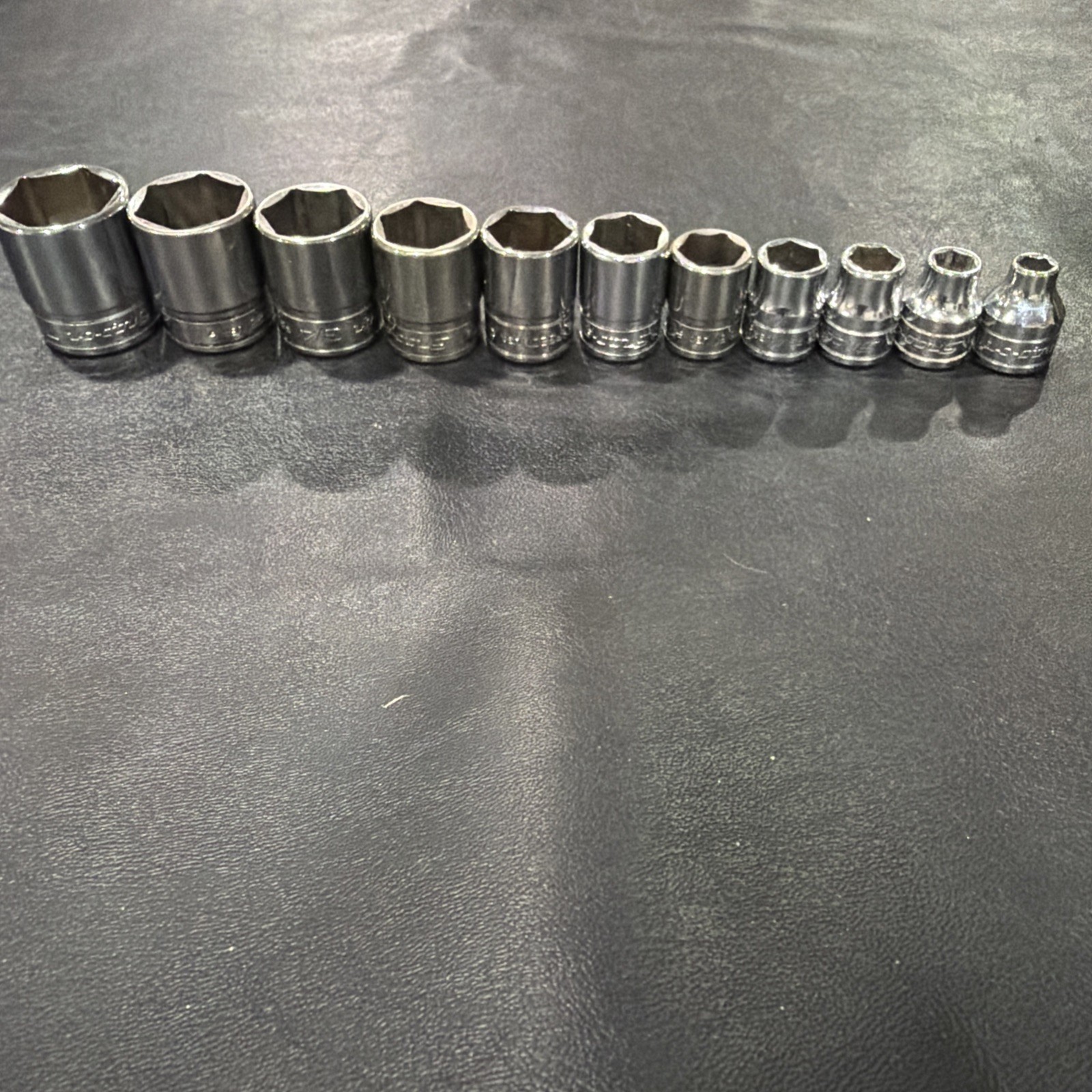 Snap On 211FSY – 3/8″ Drive 11 Pc SAE Shallow 6 Pt Chrome Socket 1/4” to 7/8”