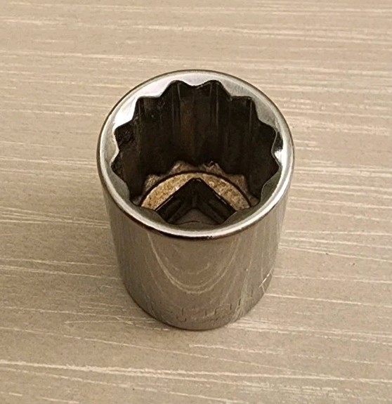 Craftsman USA 13/16″ Socket 12 Point 1/2″ Drive Inverted G 47511