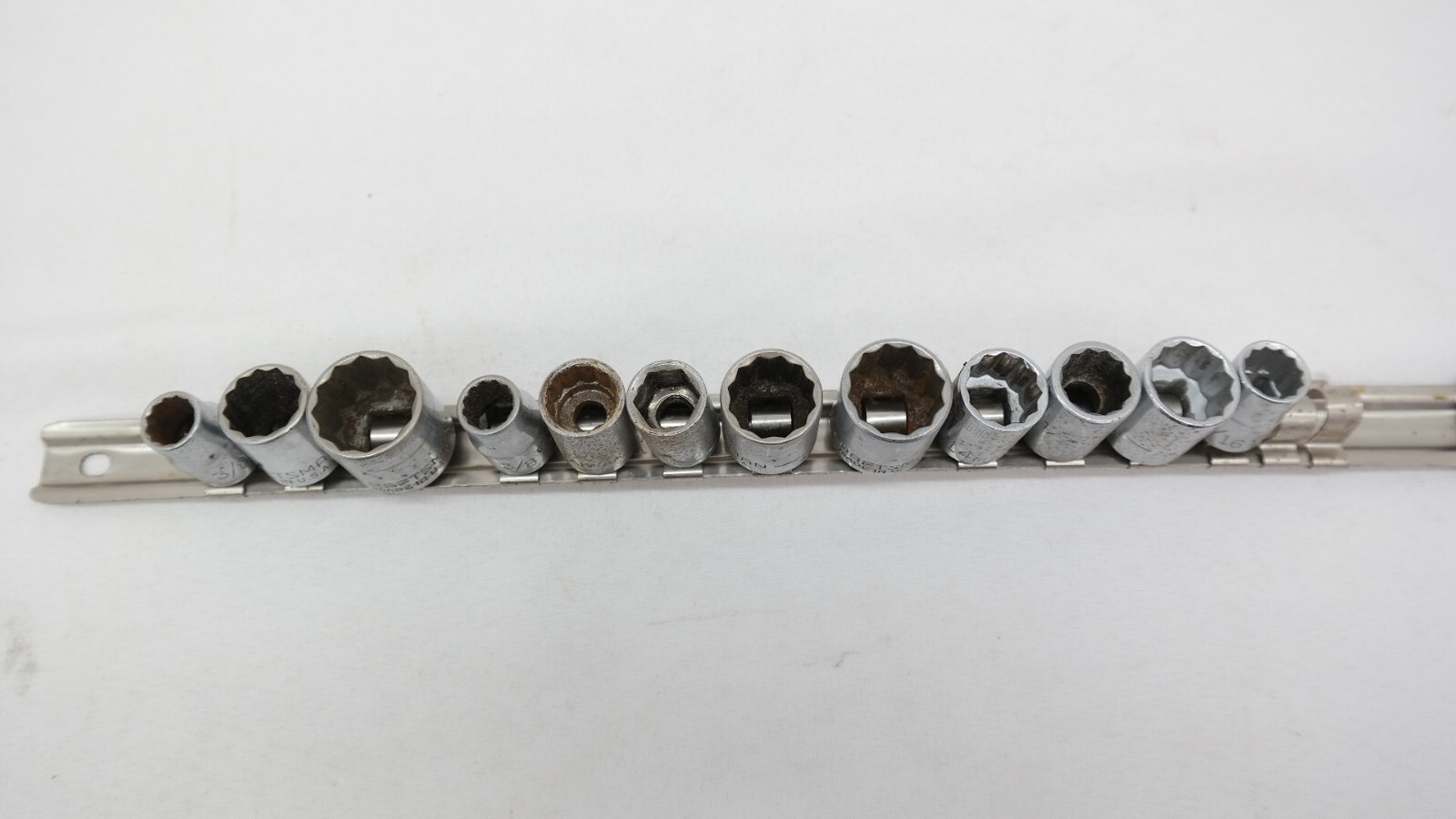 Craftsman 3/8″ Drive 12 Point Shallow Sockets SAE & Metric Mixed Set of 13 Pcs