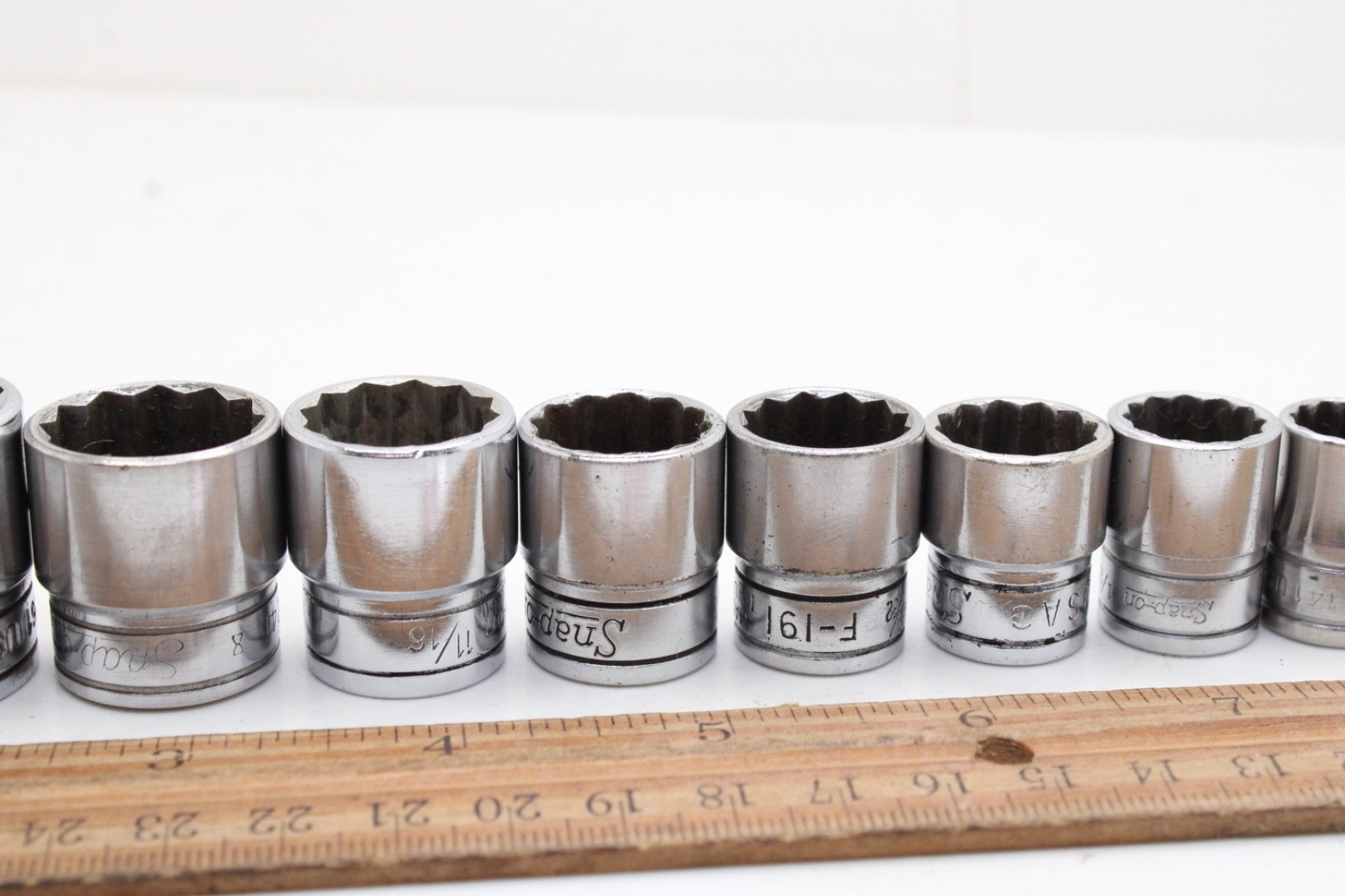 Snap-on F081 – F281 1/4-7/8″ 3/8″ Drive 12 Point 12 Piece SAE Chrome Set USA