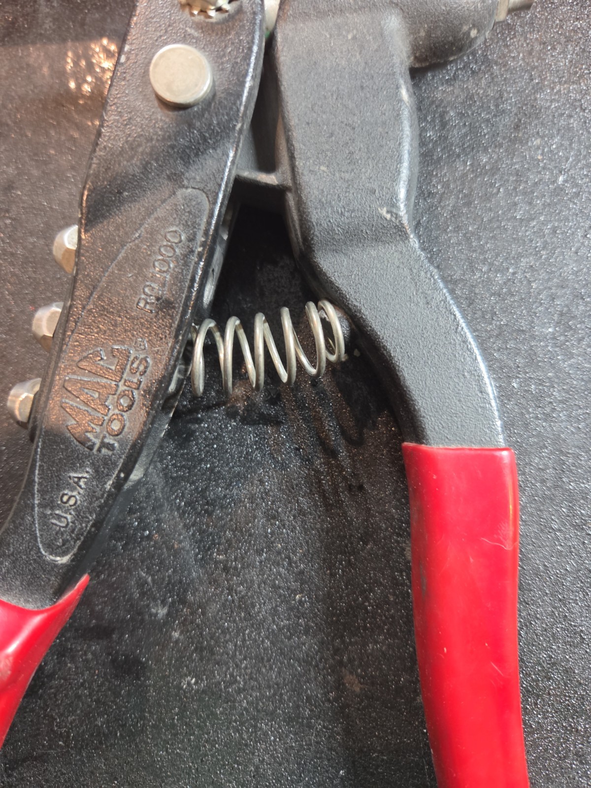 Mac Tools Heavy Duty Riveting Tool Kit Model RG1000K