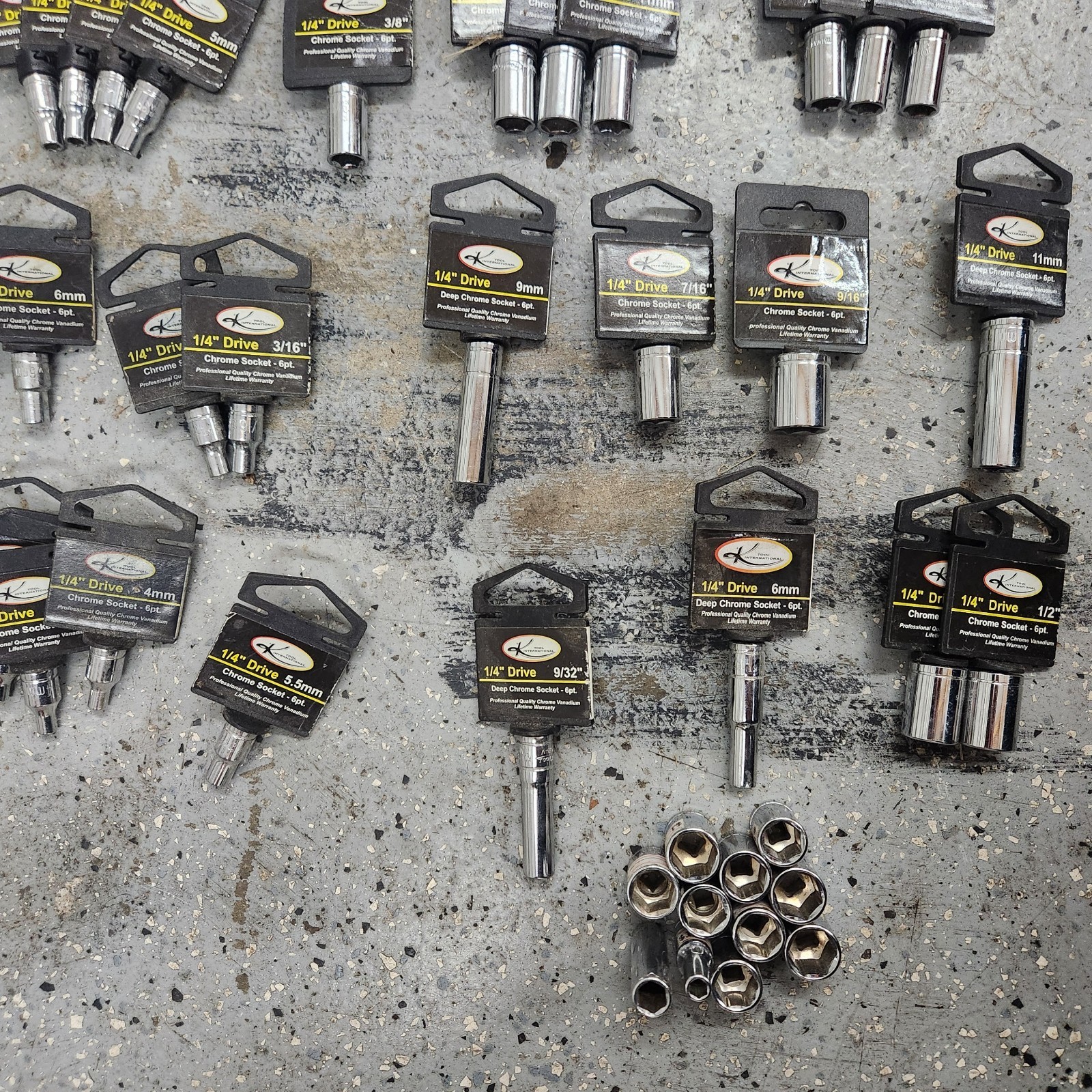 1/4 Drive Socket Assortment 6 Point Shallow Deep Standard Metric (45 Sockets)