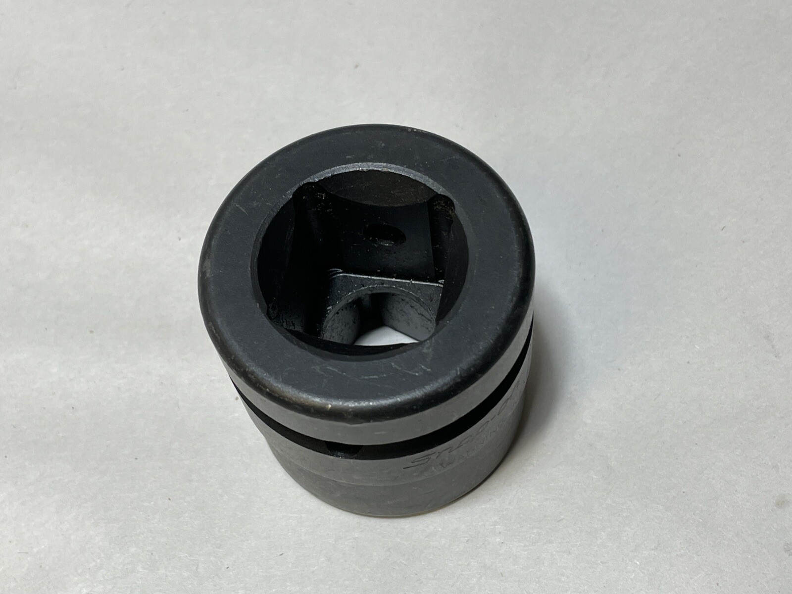 SNAP-ON Shallow Single Square Impact Socket 1″ Drive 4-Point SAE 7/8″ IM728