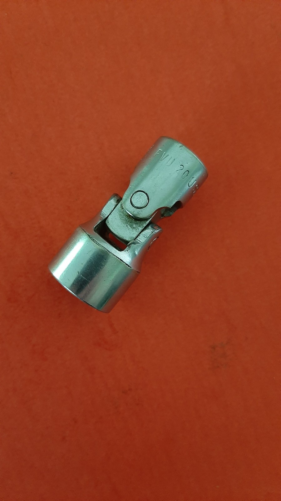 Snap-on Tools USA FVU20 5/8″ Shallow Universal Socket 3/8″ Drive 12pt Point