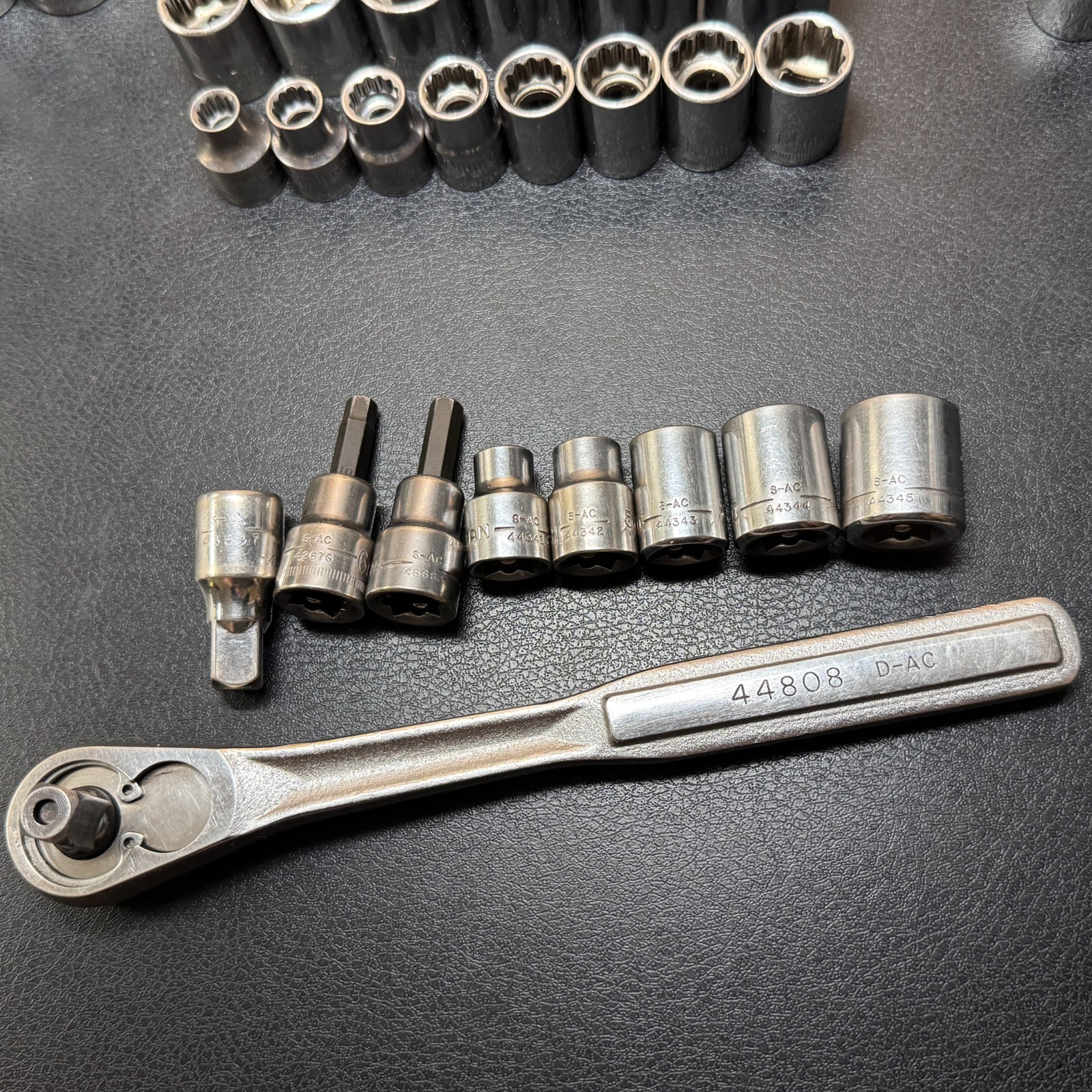 Craftsman S-AC 3/8 Drive Metric & SAE Socket Set STD Deep w/ Ratchet 44808 —81pc