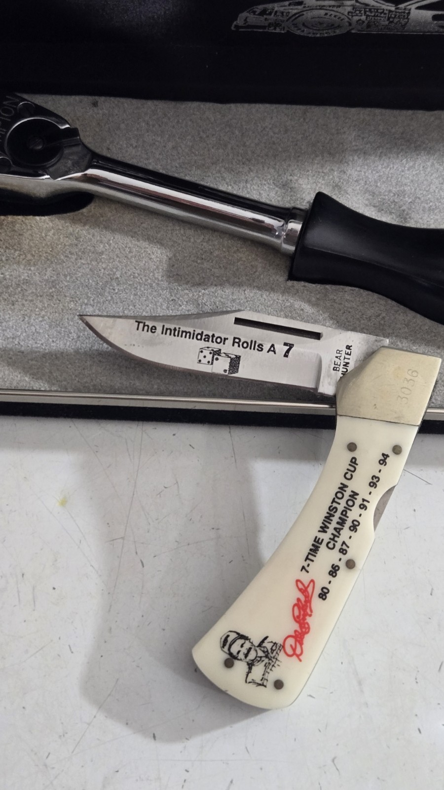 MAC Tools Dale Earnhardt 1993 Champion Limited Edition Ratchet 3/8″ & Knife