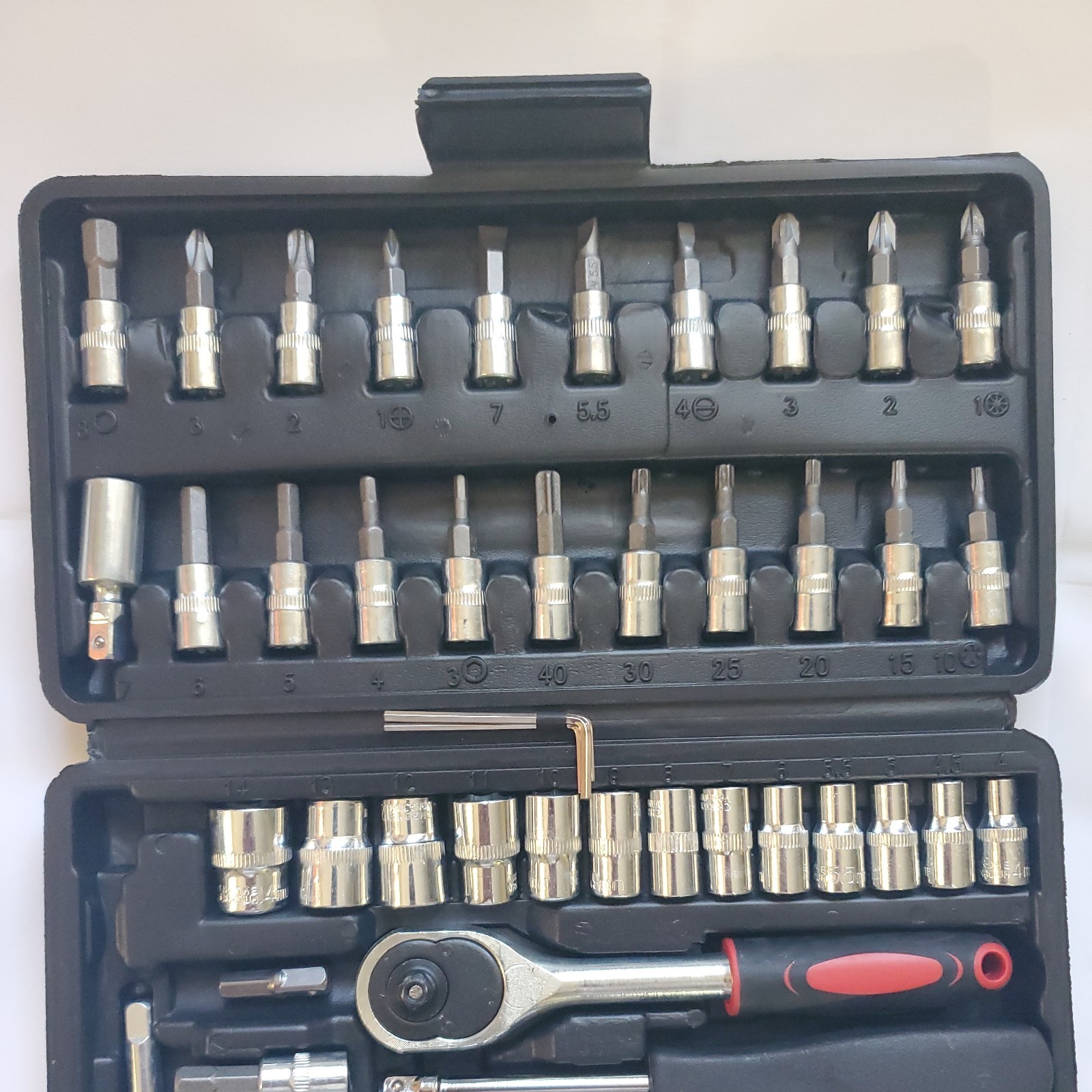 small set of tools. perfect. for motorbike or bicycle …