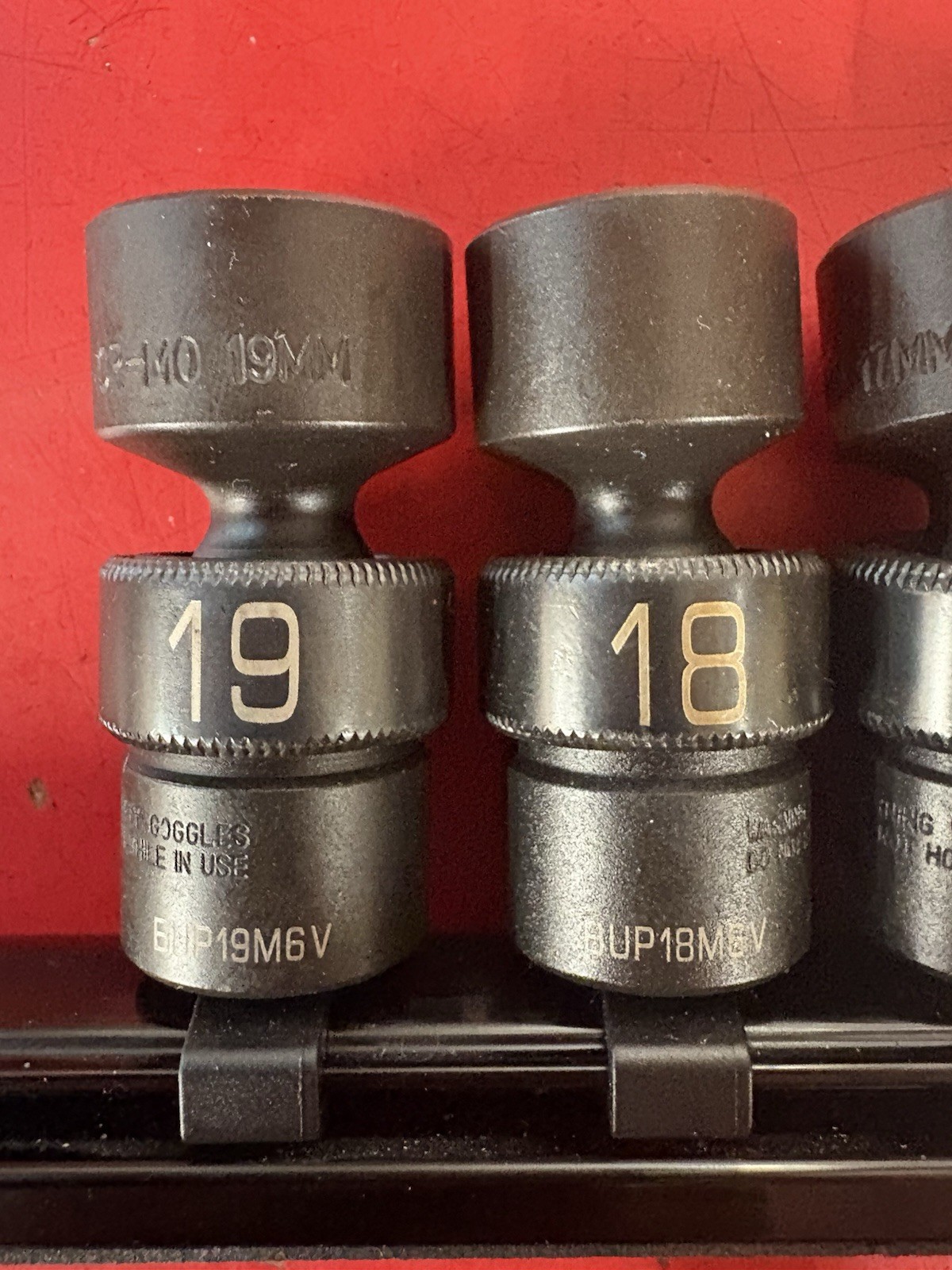 Matco 10-19MM ADV 10 Pc. 3/8″ Metric 6 Point Swivel Universal IMPACT Socket Set