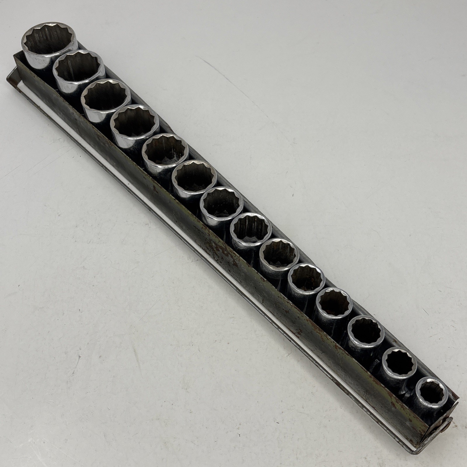 Craftsman Socket Set 1/2″ Dr 14Pc Shallow -V- & -VV- 7/16” to 1 1/4” W/Tray USA